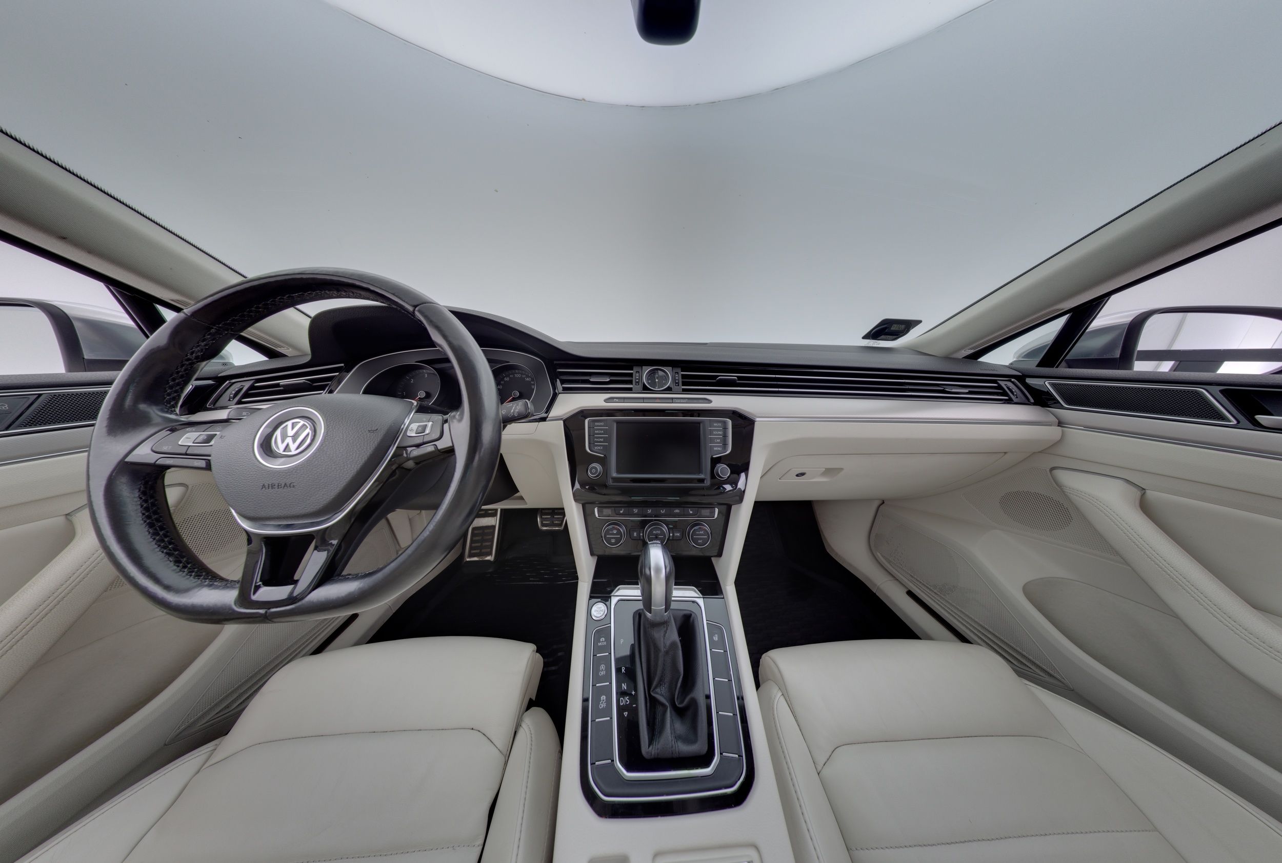 Volkswagen Passat 2016, kuva 7/33
