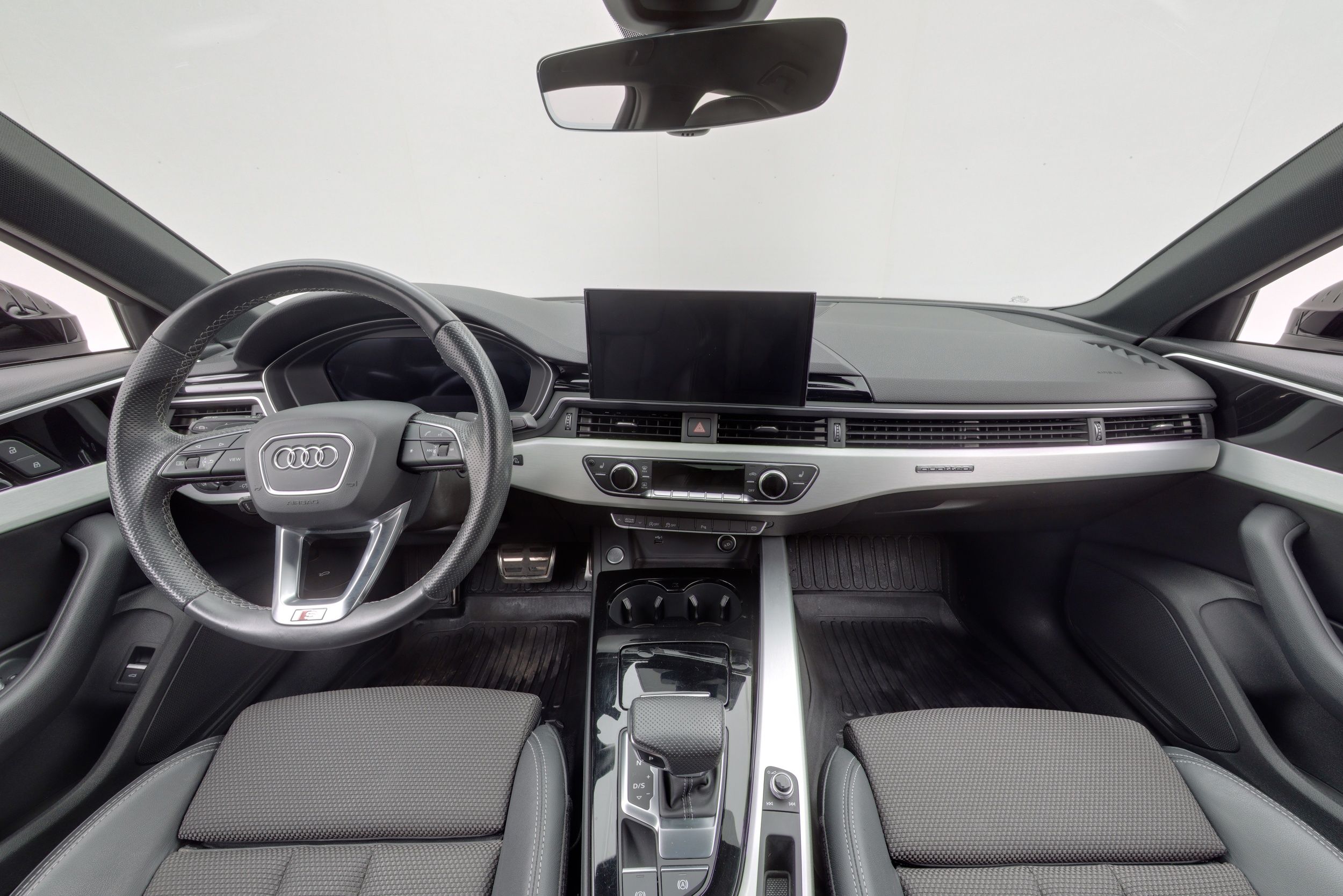 Audi A4 2021, kuva 7/32