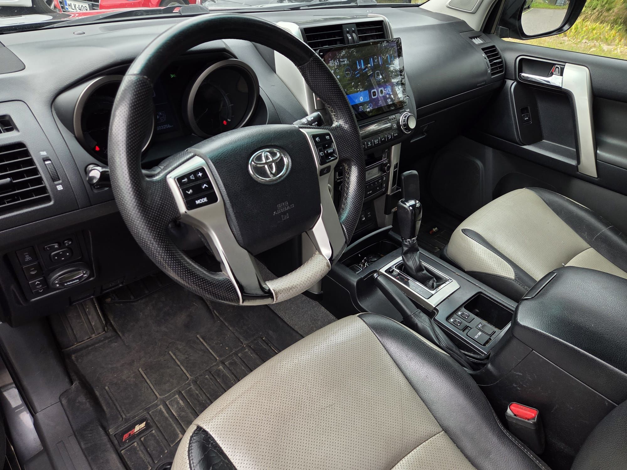 Toyota Land Cruiser 2011, photo 6/6