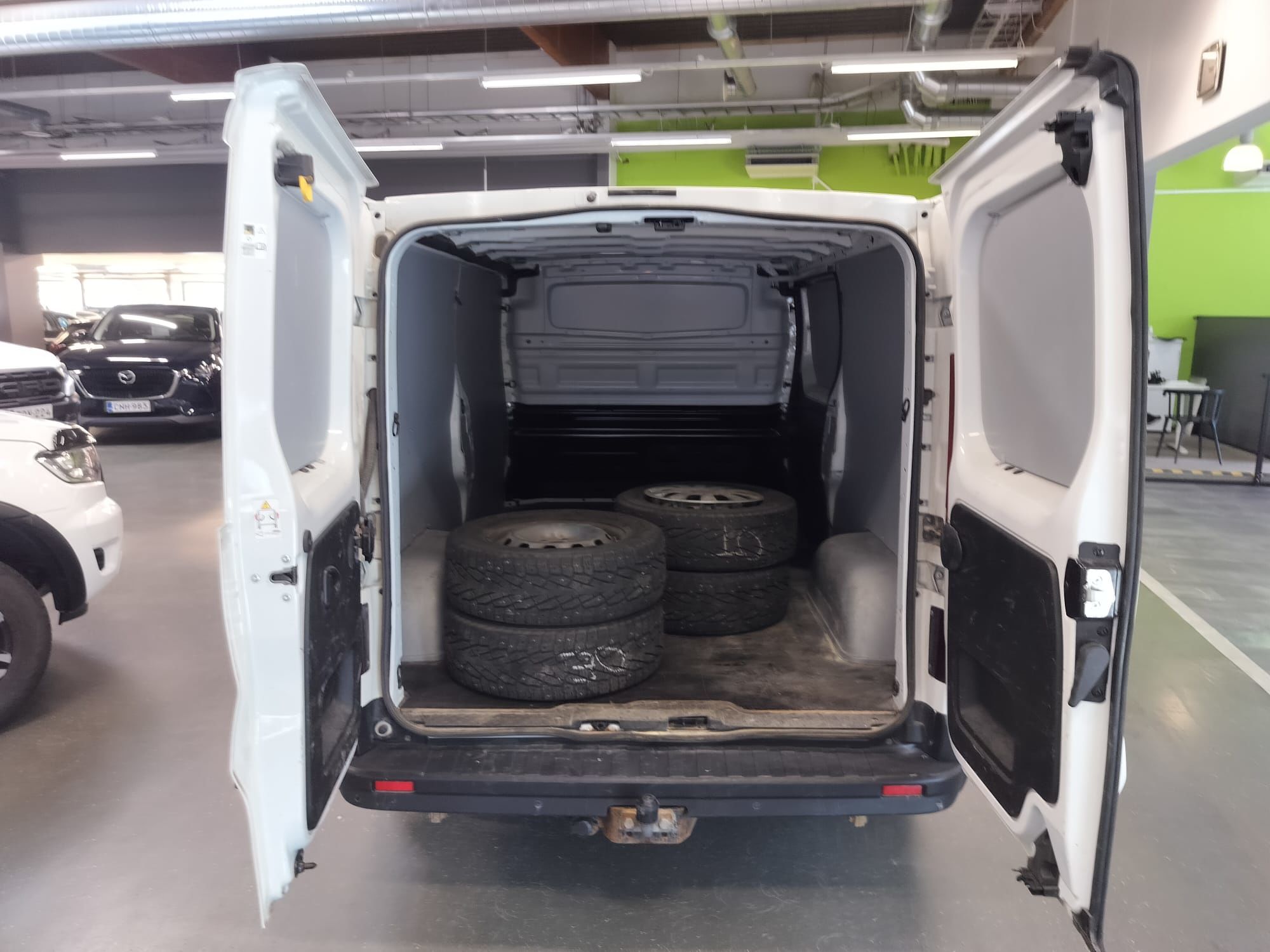 Nissan NV300 2021, photo 8/8