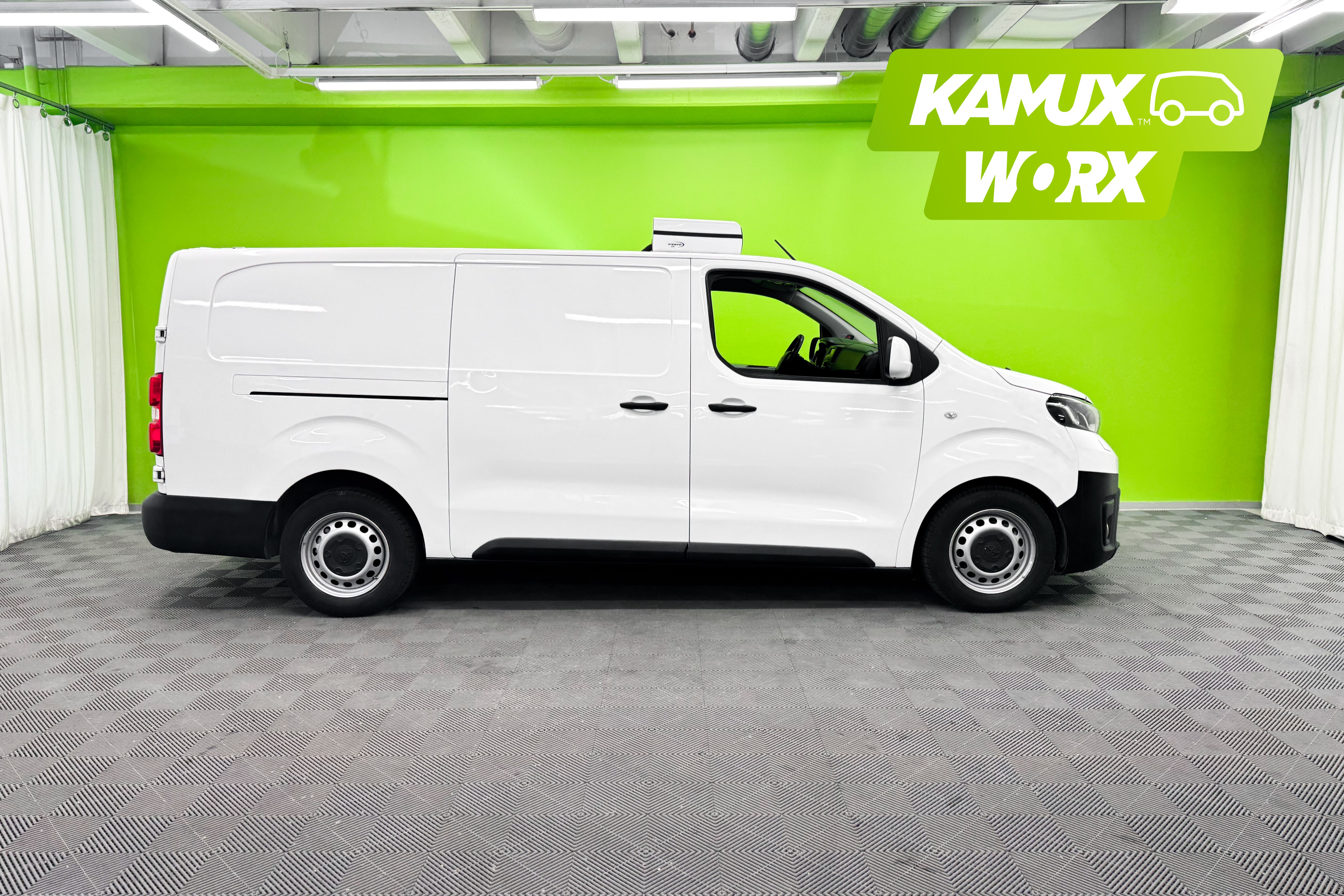 Toyota Proace L2 2,0 D 120 5-ovinen 2017, photo 2/16