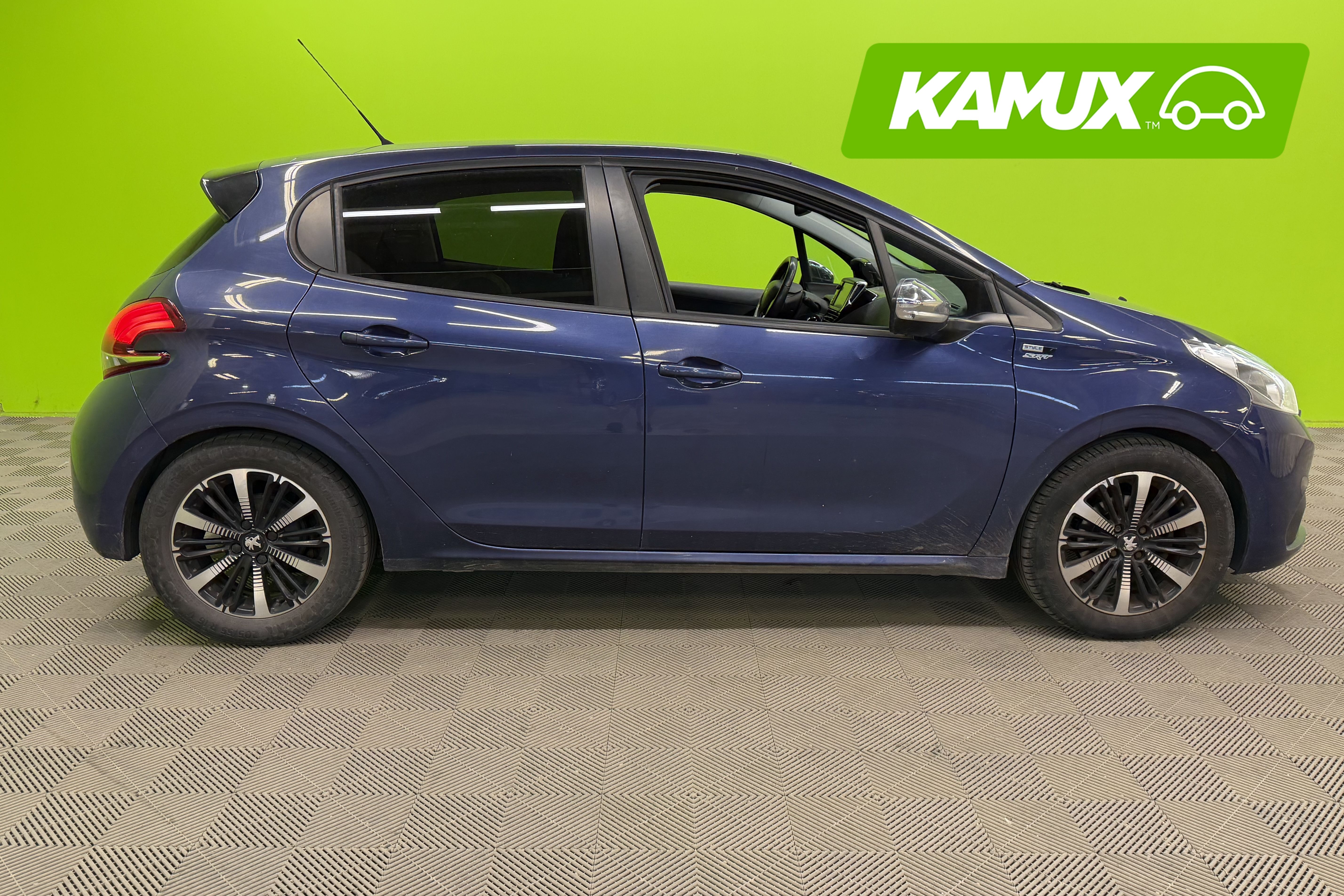 Peugeot 208 Style VTi 82 5-ov 2016, kuva 2/7