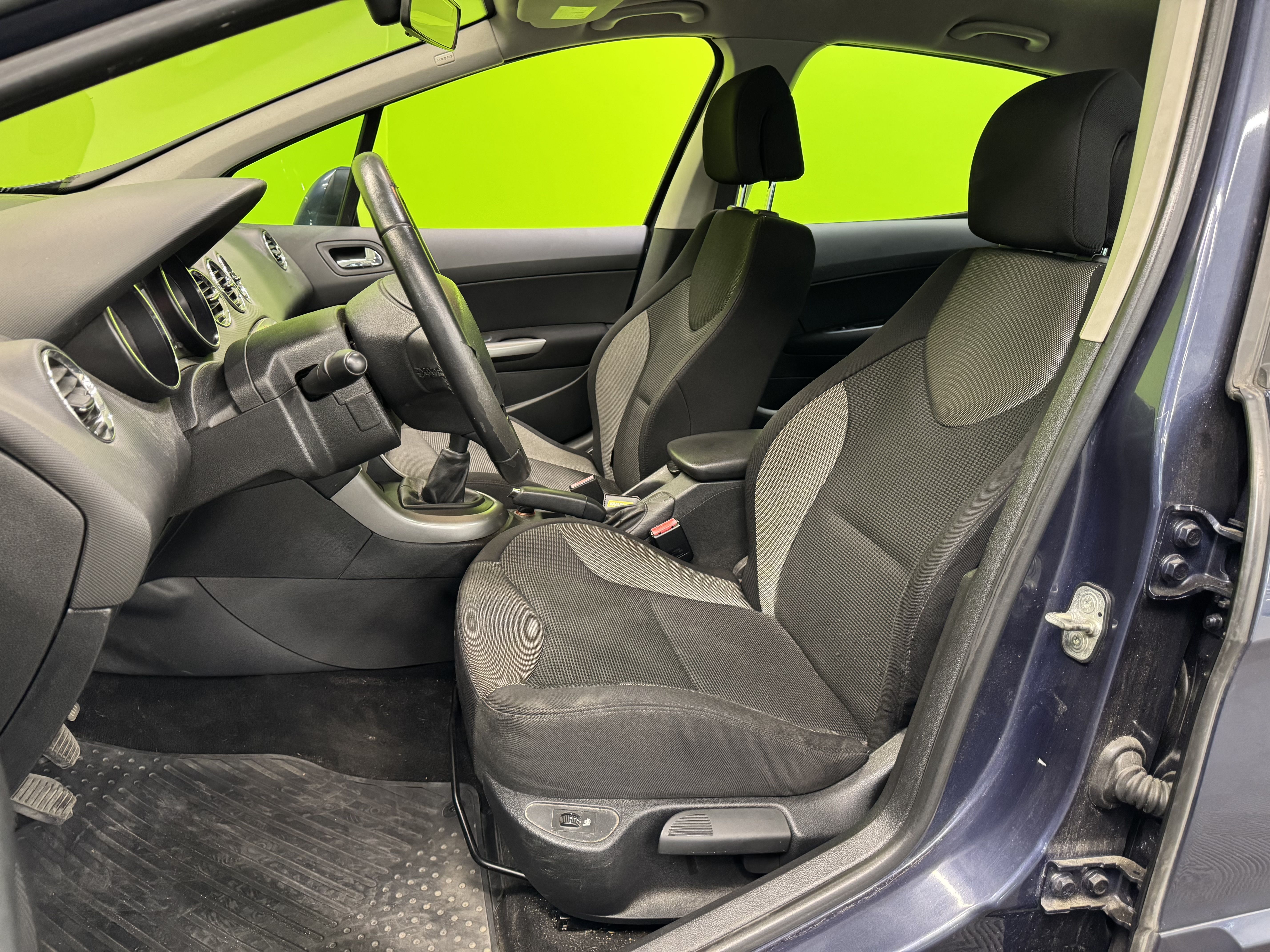 Peugeot 308 2008, photo 6/32