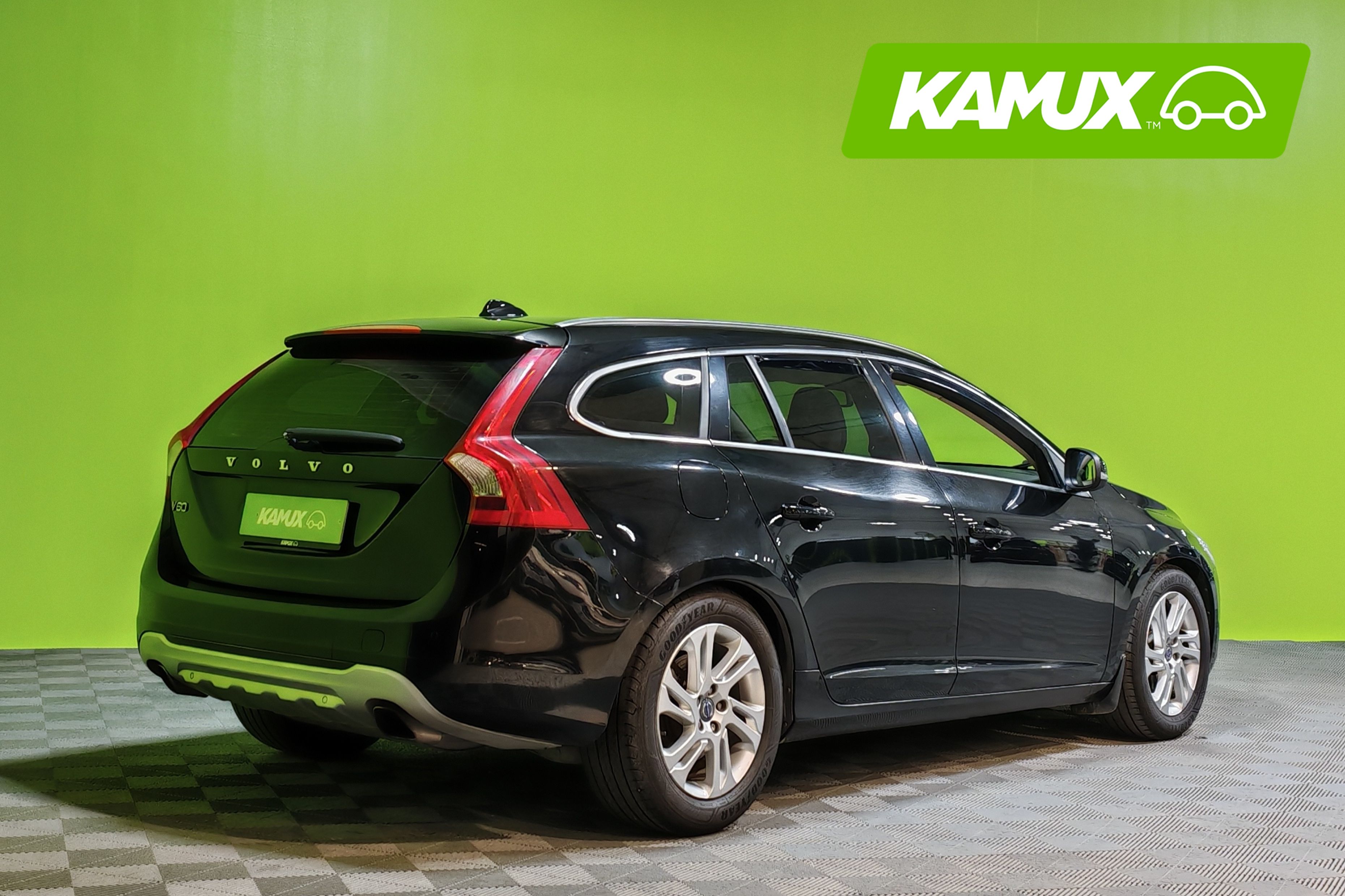Volvo V60 T3 R-Design 2011, kuva 2/25