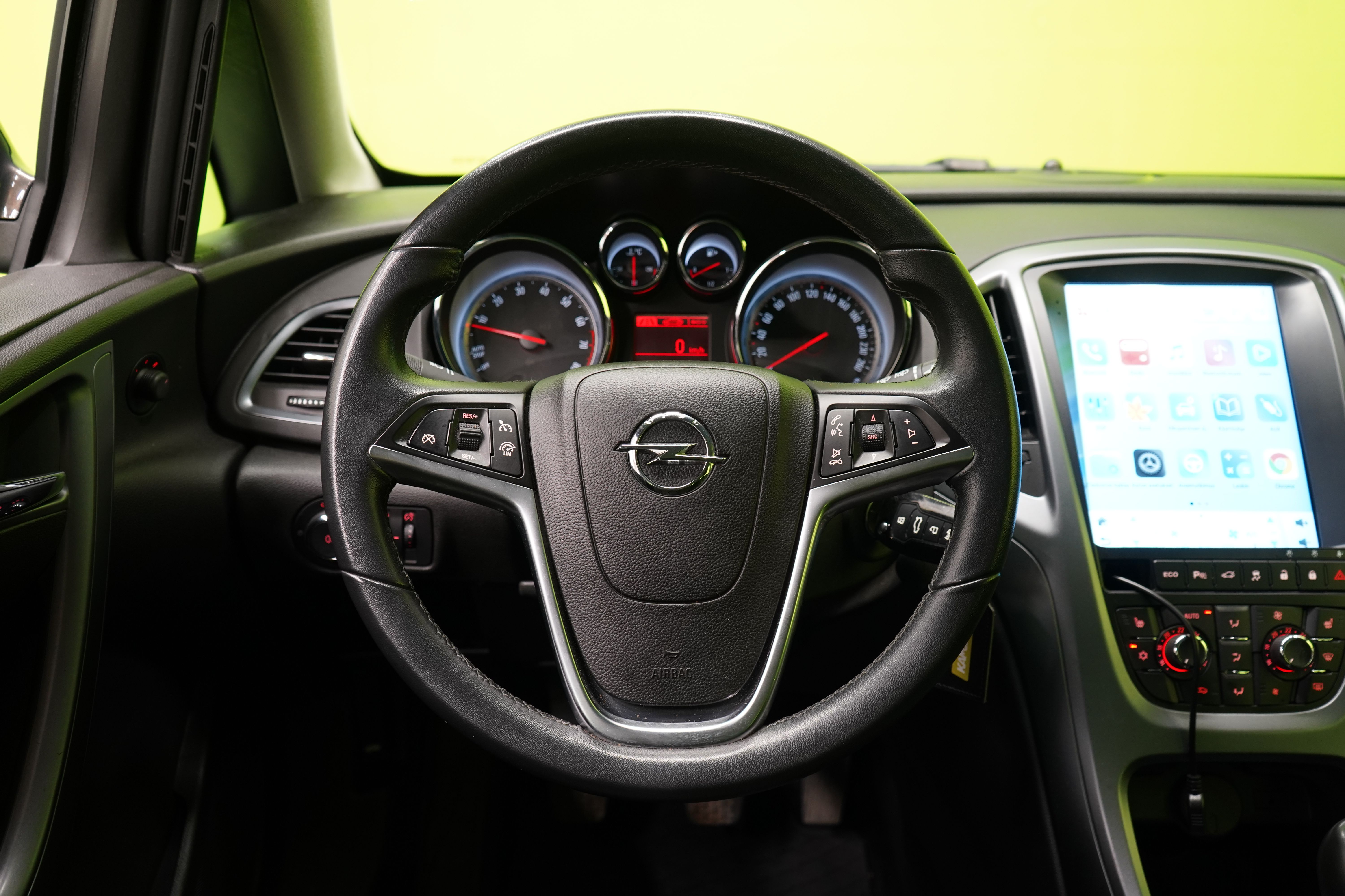 Opel Astra 2013, kuva 7/21