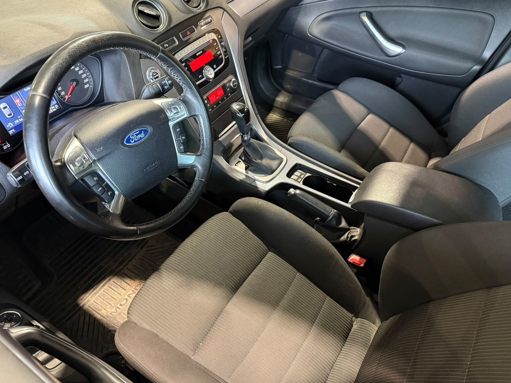 Ford Mondeo 2011, photo 6/6