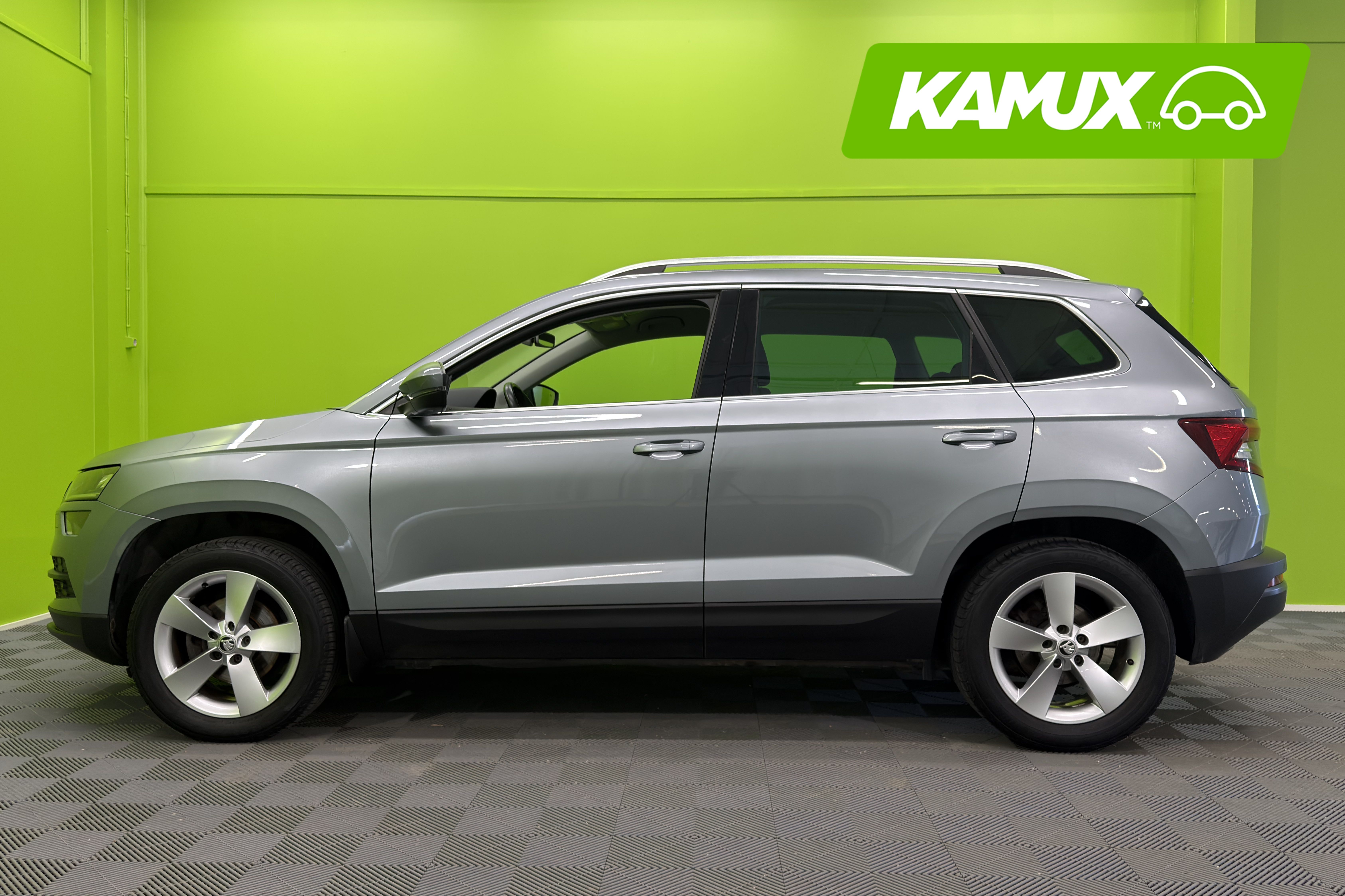 Skoda Karoq 1,0 TSI Style DSG Autom. 2019, photo 2/25