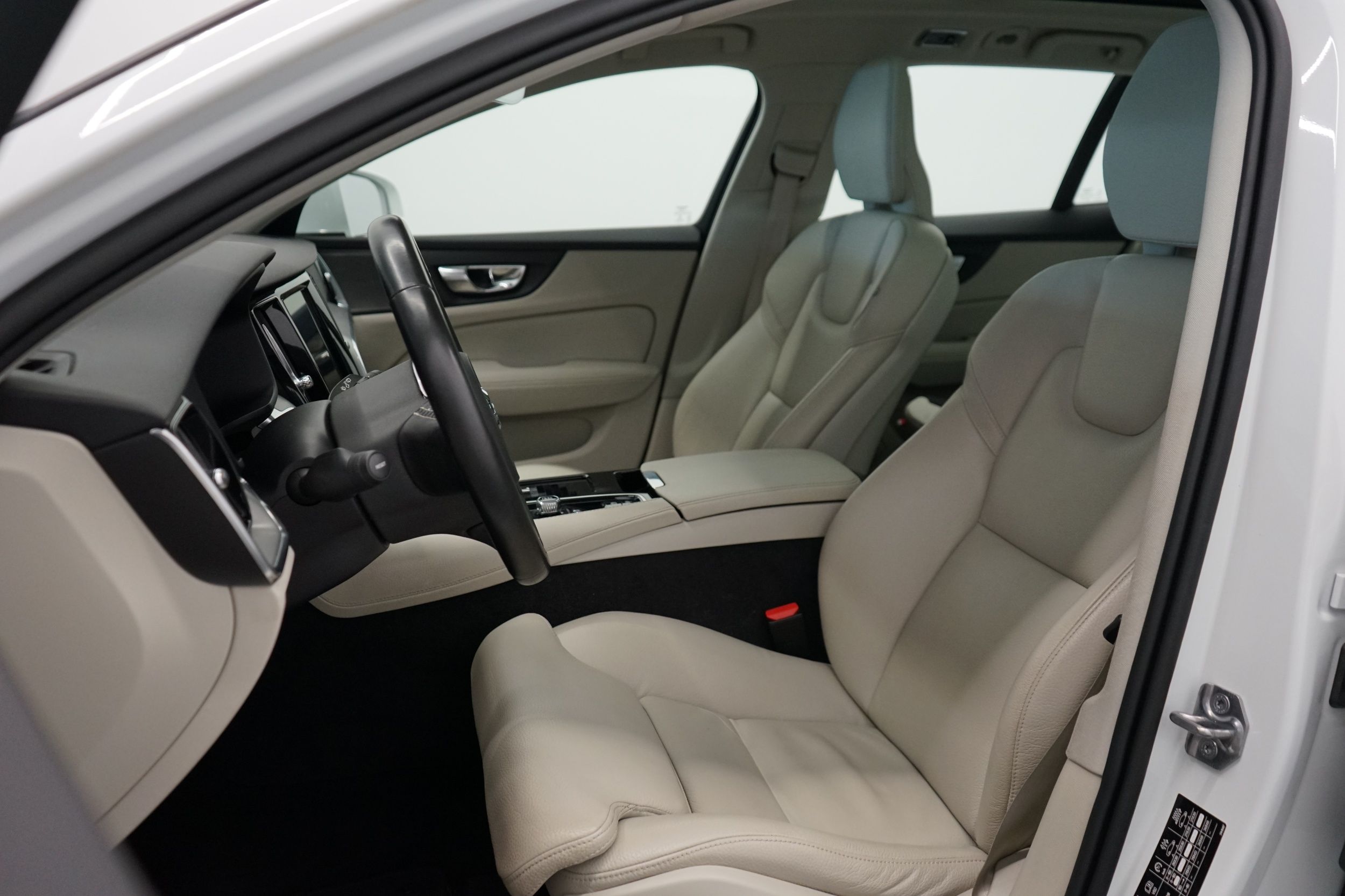 Volvo V60 2020, kuva 5/20