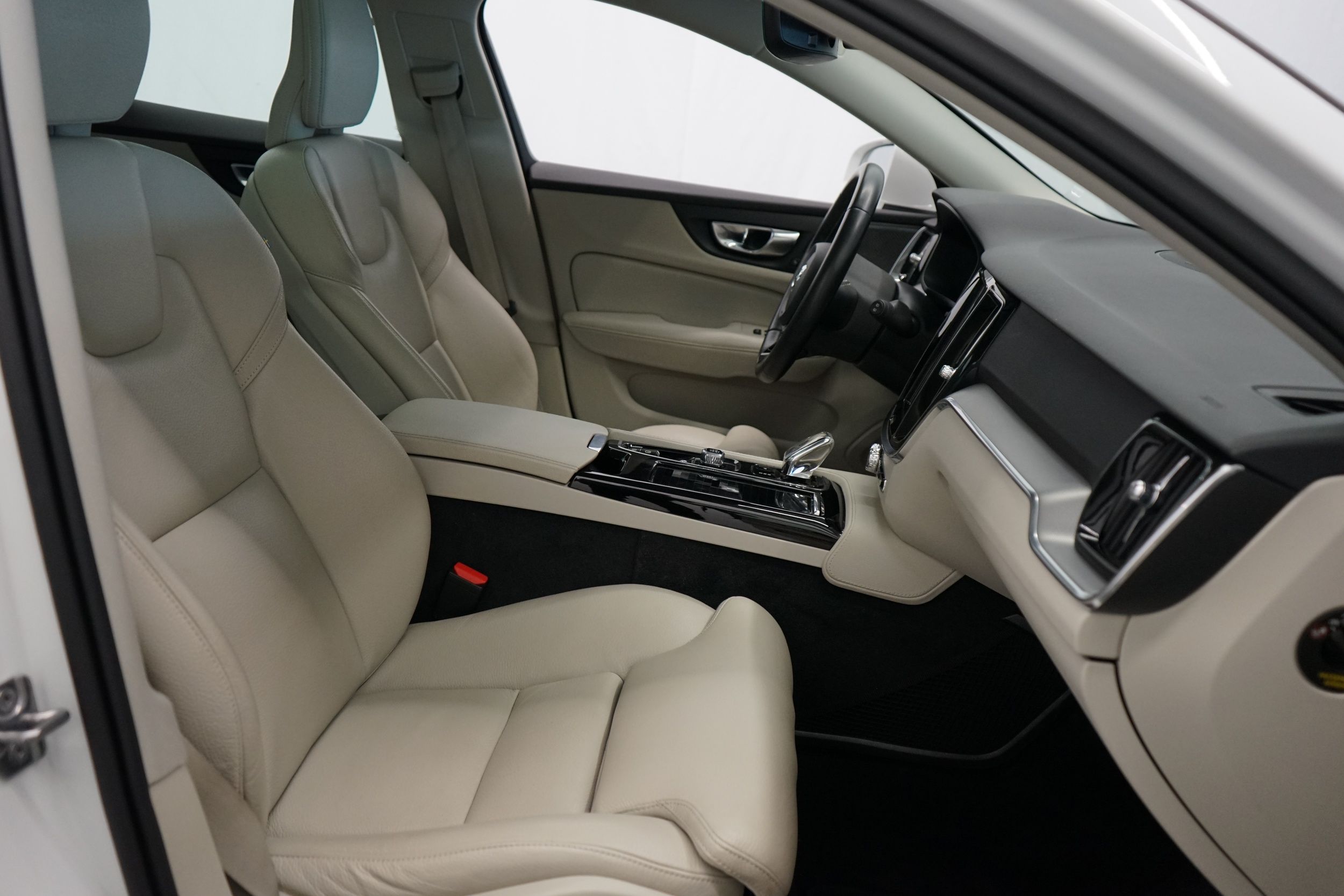 Volvo V60 2020, kuva 7/20