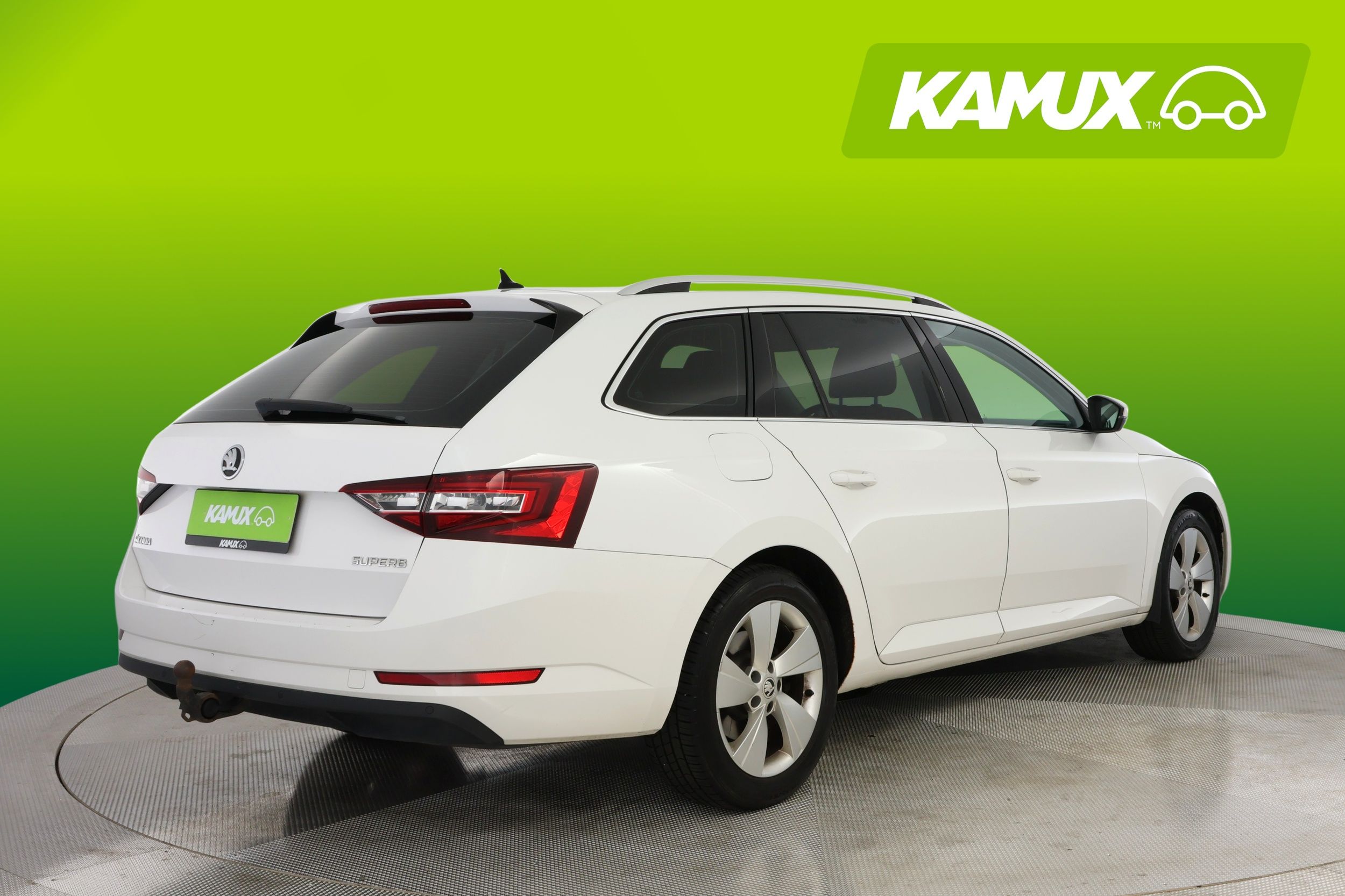 Skoda Superb 2017, photo 5/20