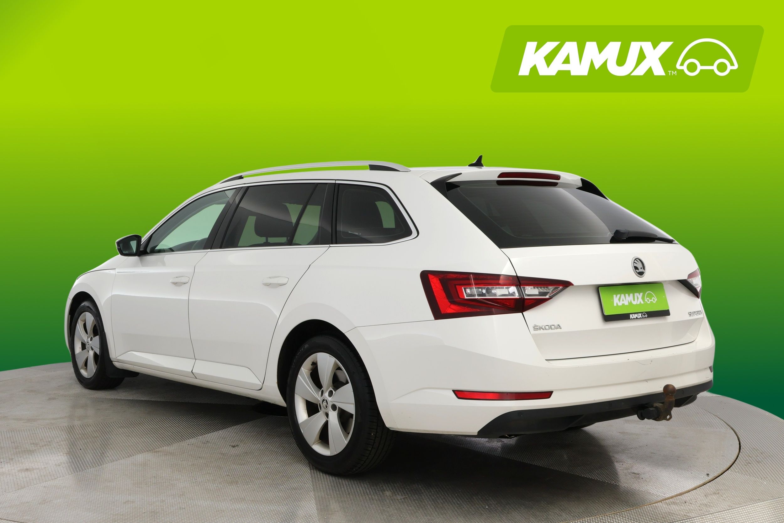 Skoda Superb 2017, photo 7/20