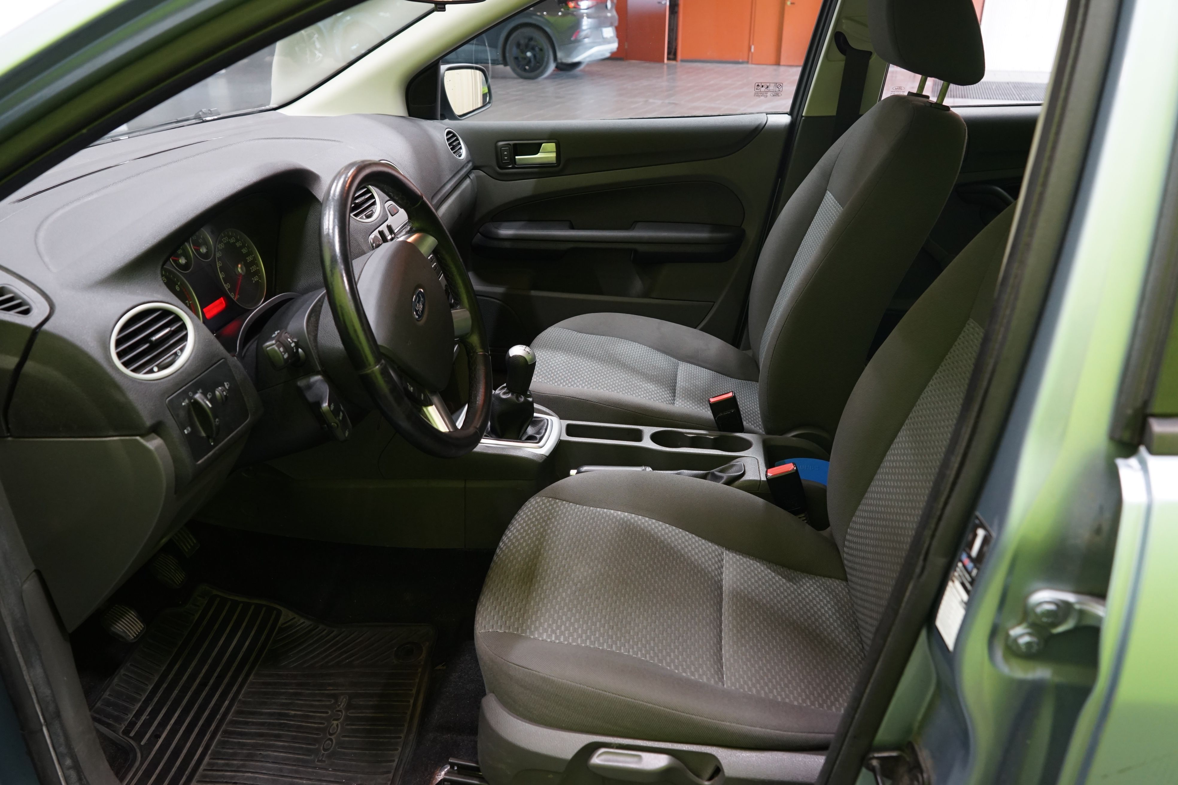 Ford Focus 4D FOCUS SEDAN 1.6-DB3/264 2007, photo 6/14