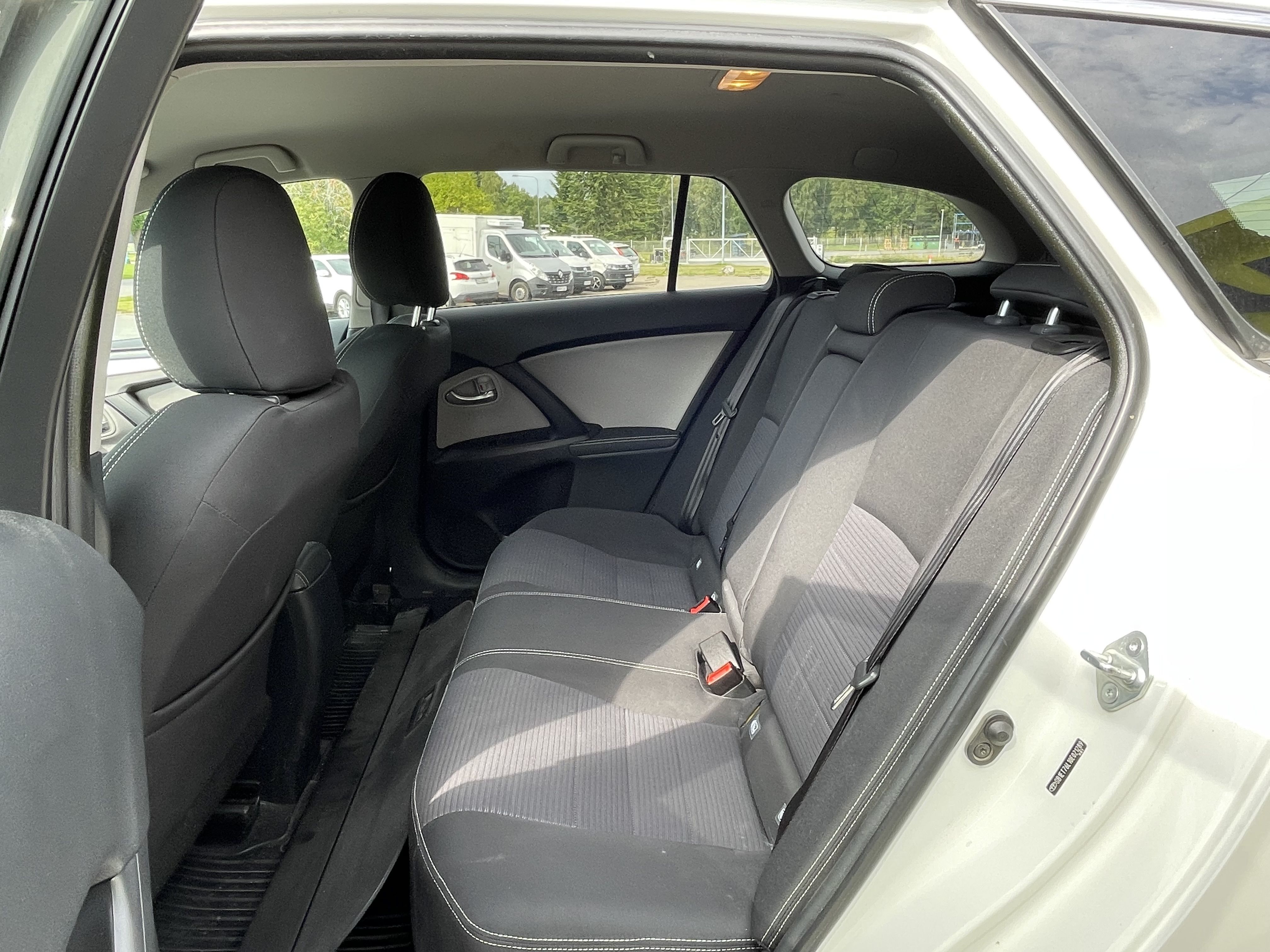 Toyota Avensis 2017, kuva 6/6