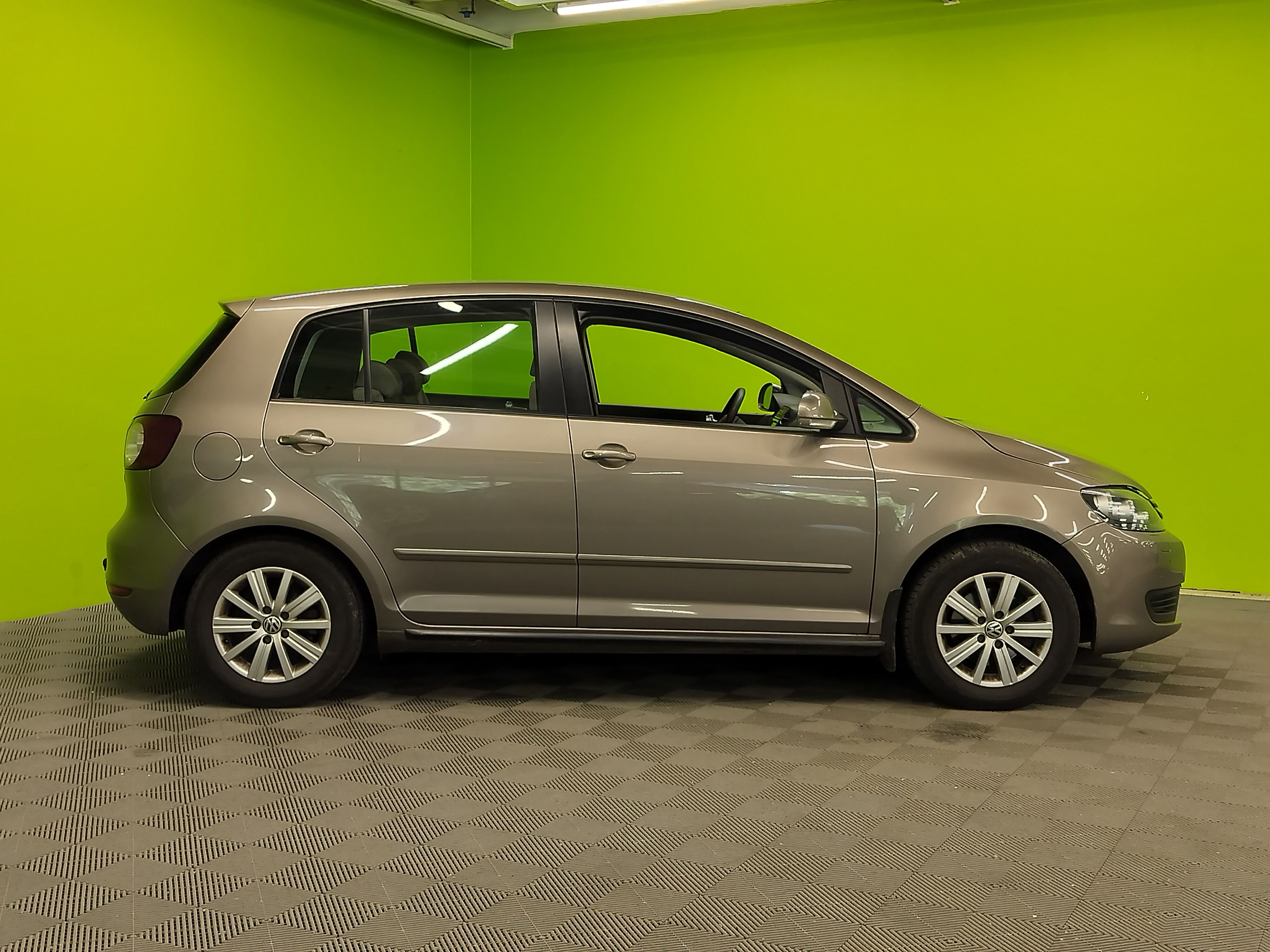 Volkswagen Golf Plus 2011, kuva 2/4
