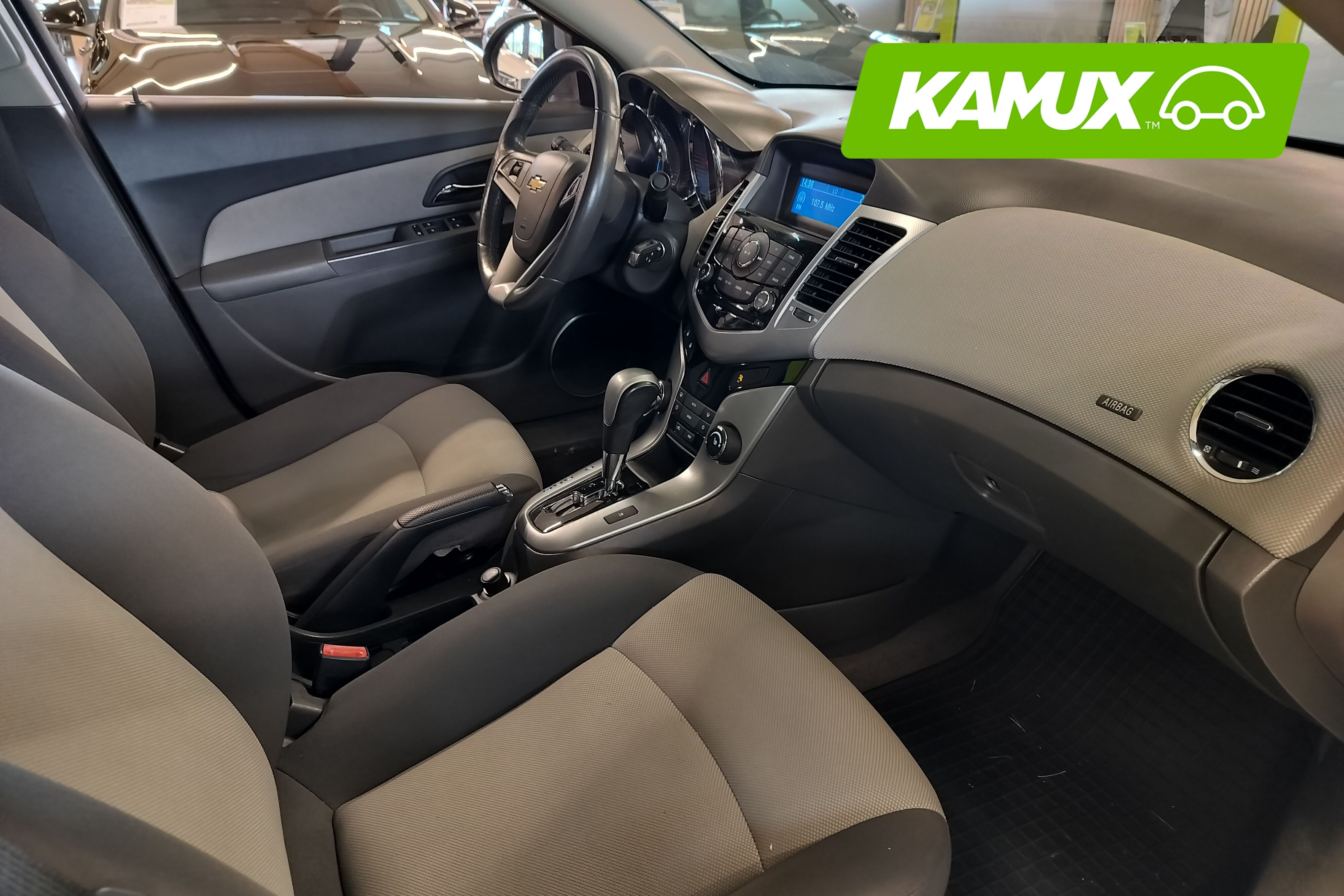 Chevrolet Cruze 4-ov LT 1,8 104kW AT6 2010, kuva 5/13