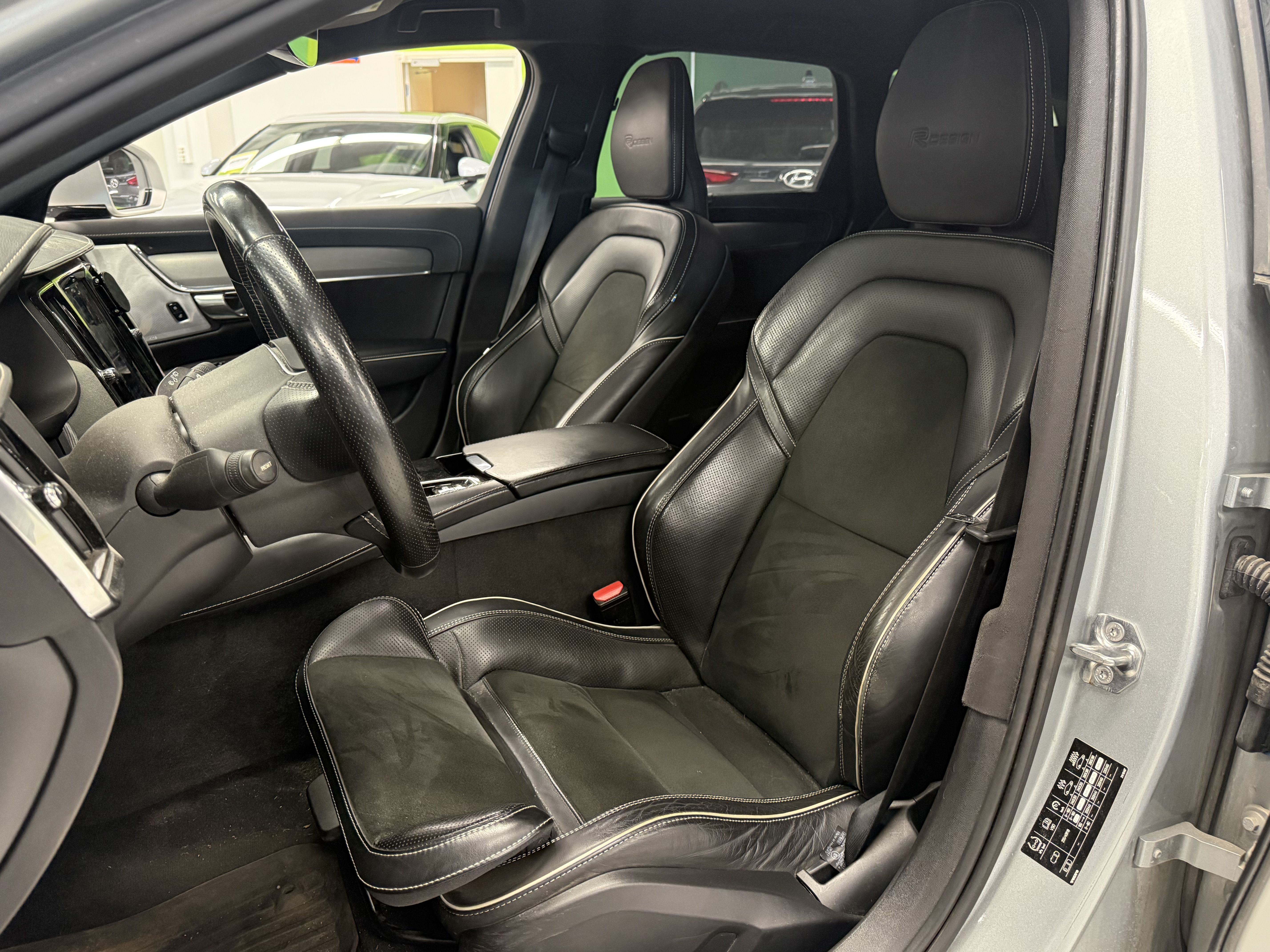 Volvo V90 T8 AWD R-Design aut 2019, kuva 3/9