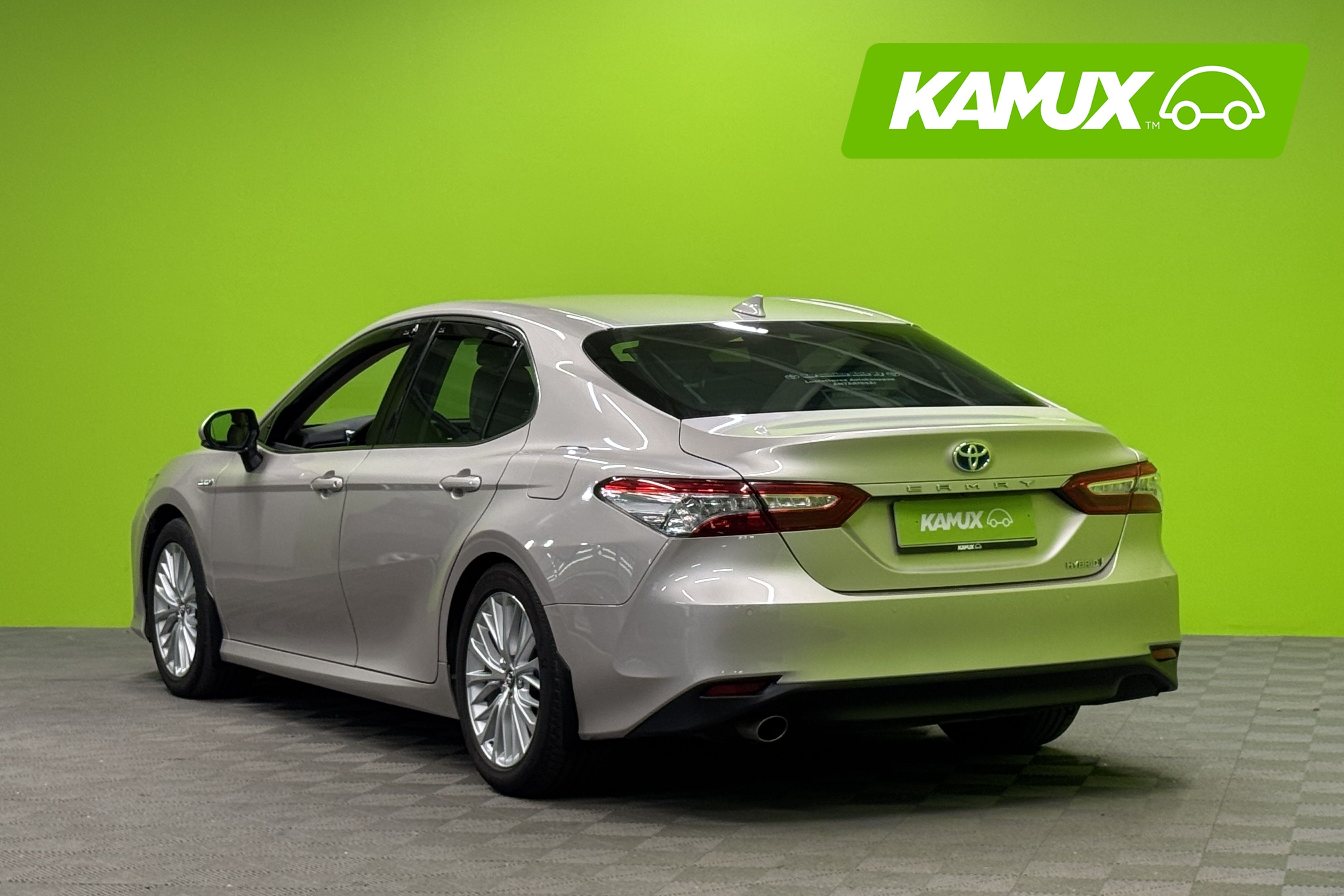 Toyota Camry 2,5 Hybrid Premium Business 2019, photo 4/23