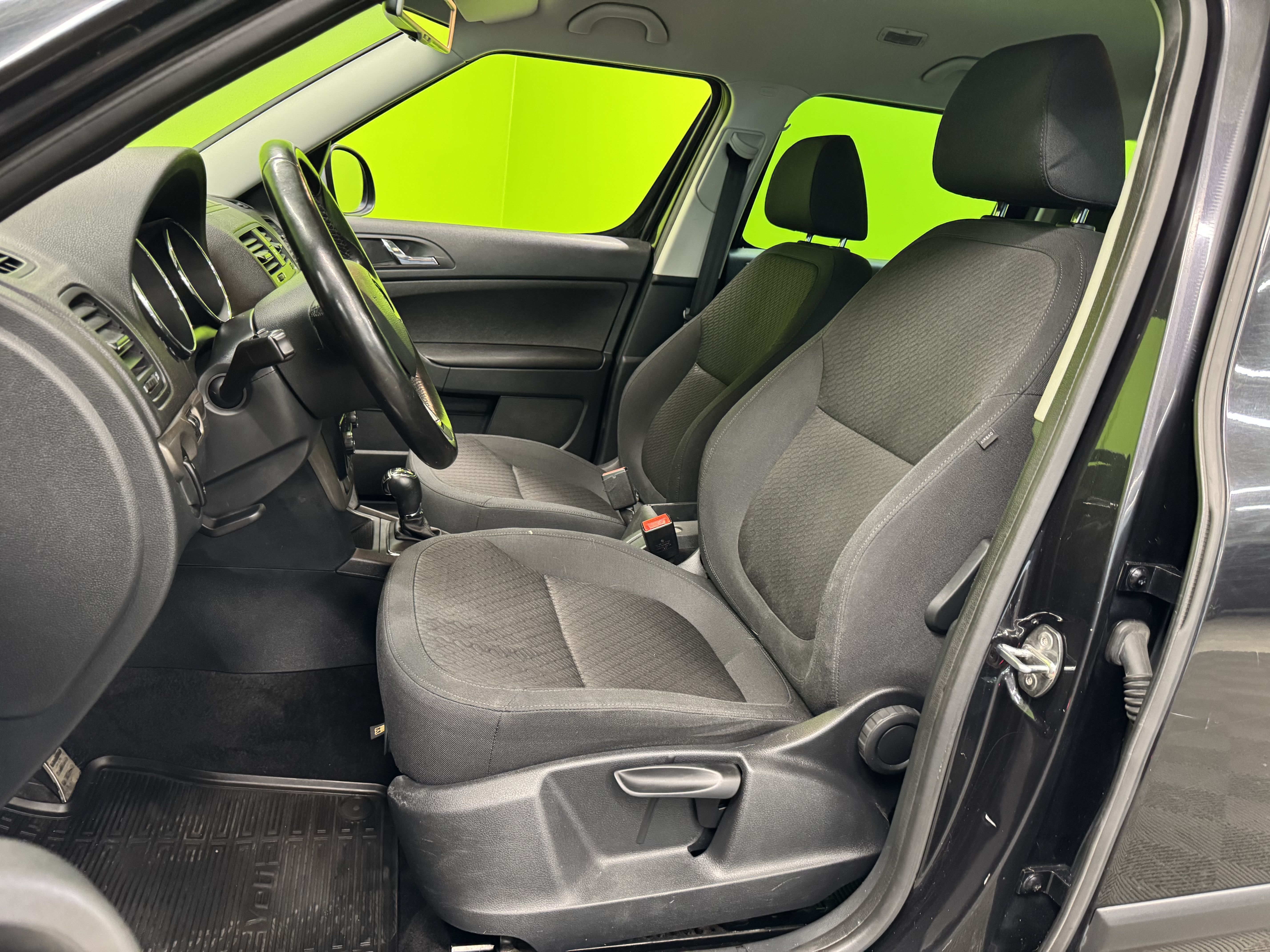 Skoda Yeti 1.8 TSI Elegance Outdoor 4x4 2014, photo 6/20
