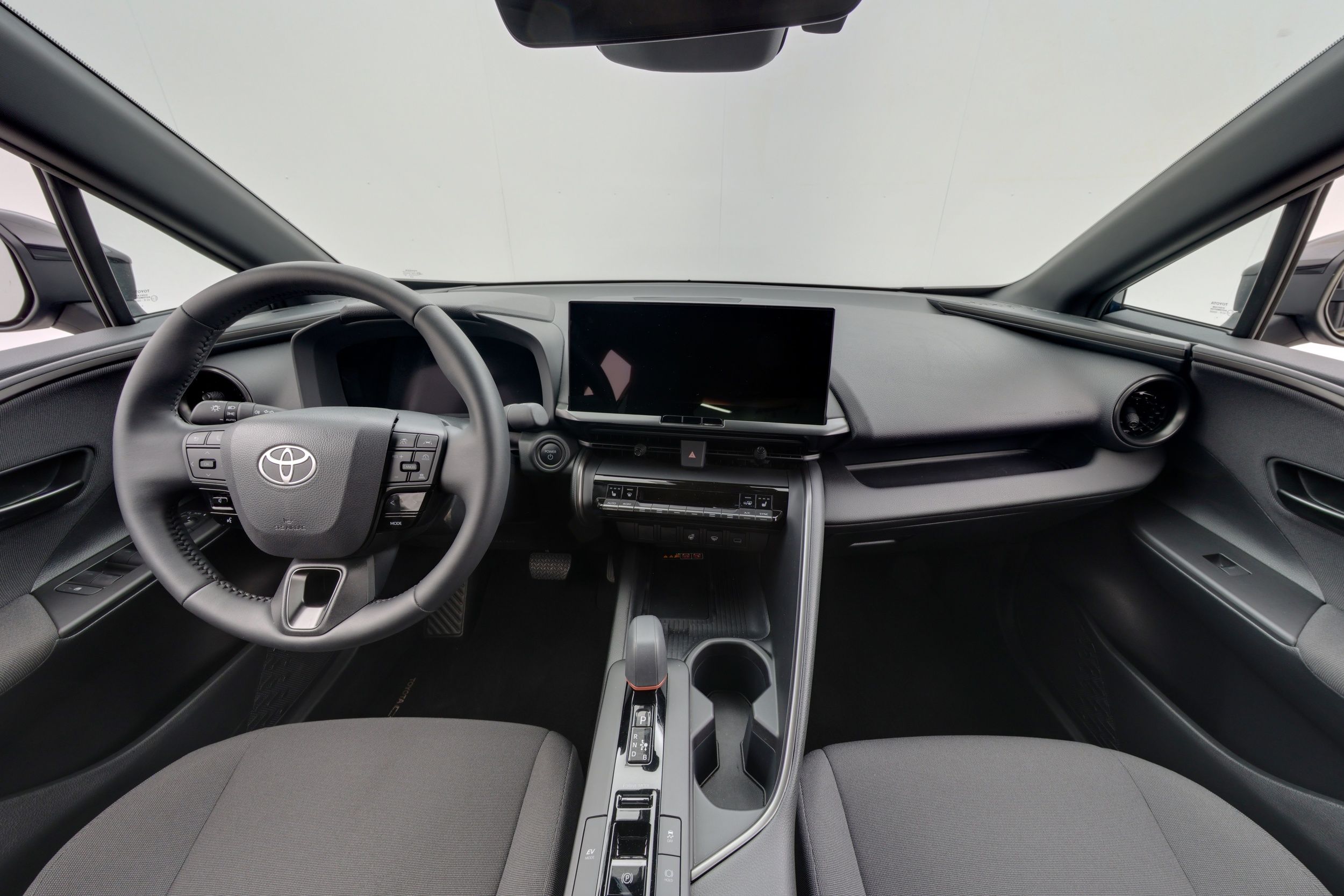 Toyota C-HR 1,8 Hybrid Style 2025, photo 7/26
