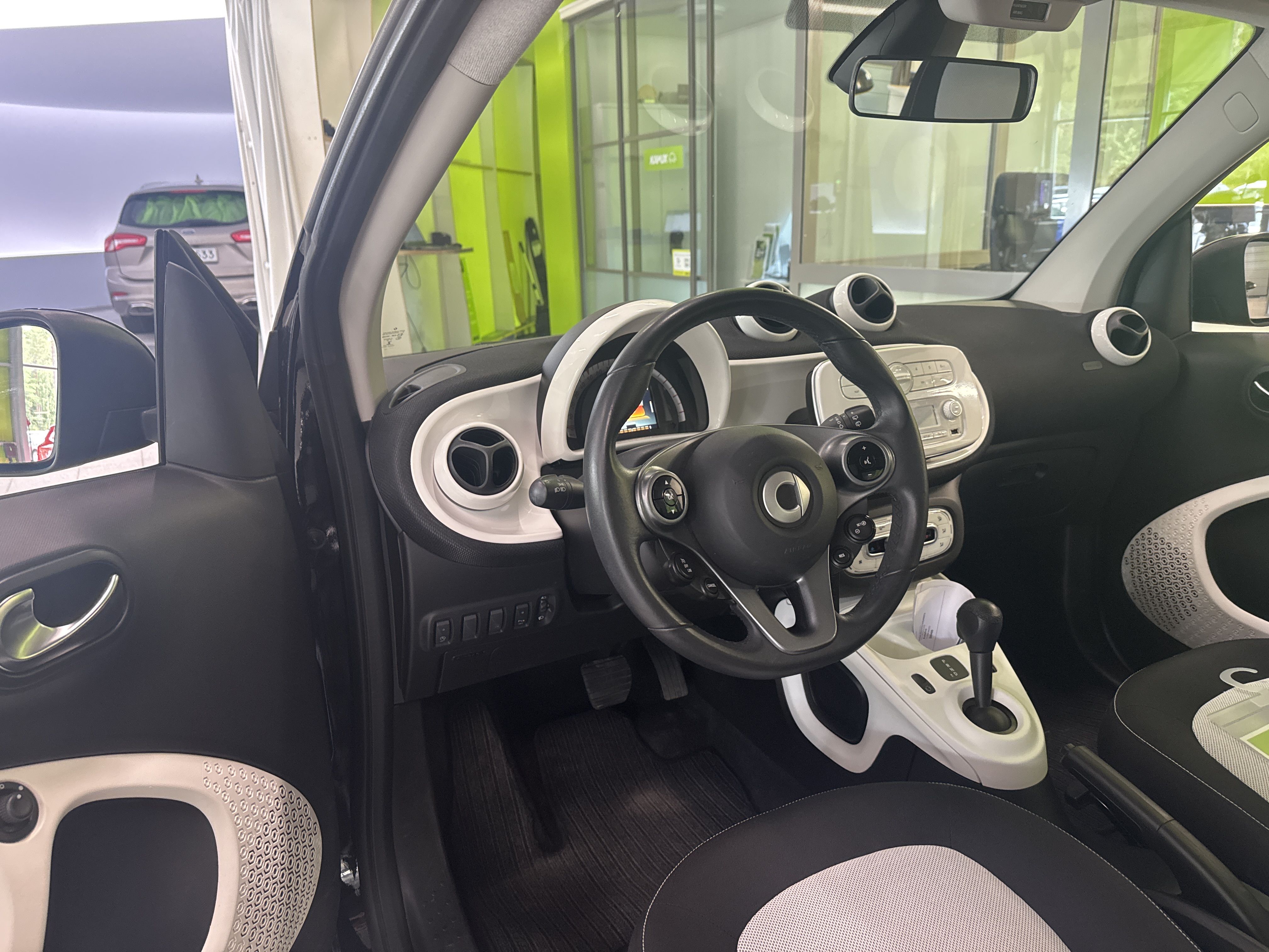 Smart Fortwo coupe passion 52 kW A 2015, kuva 3/3