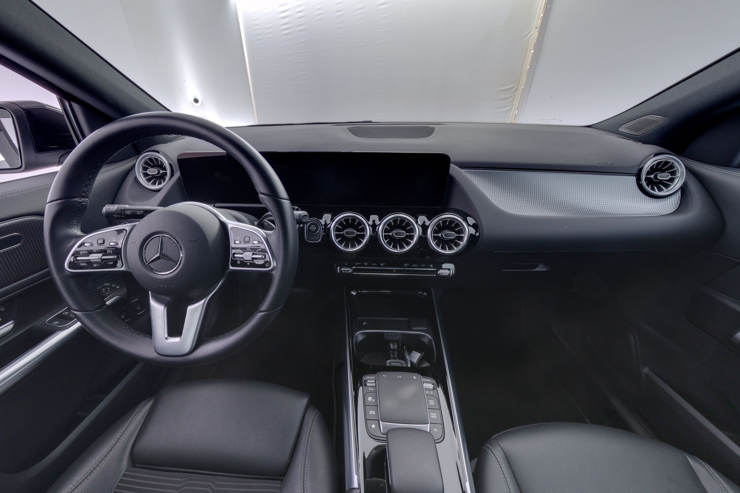 Mercedes-Benz GLA 2022, photo 7/25