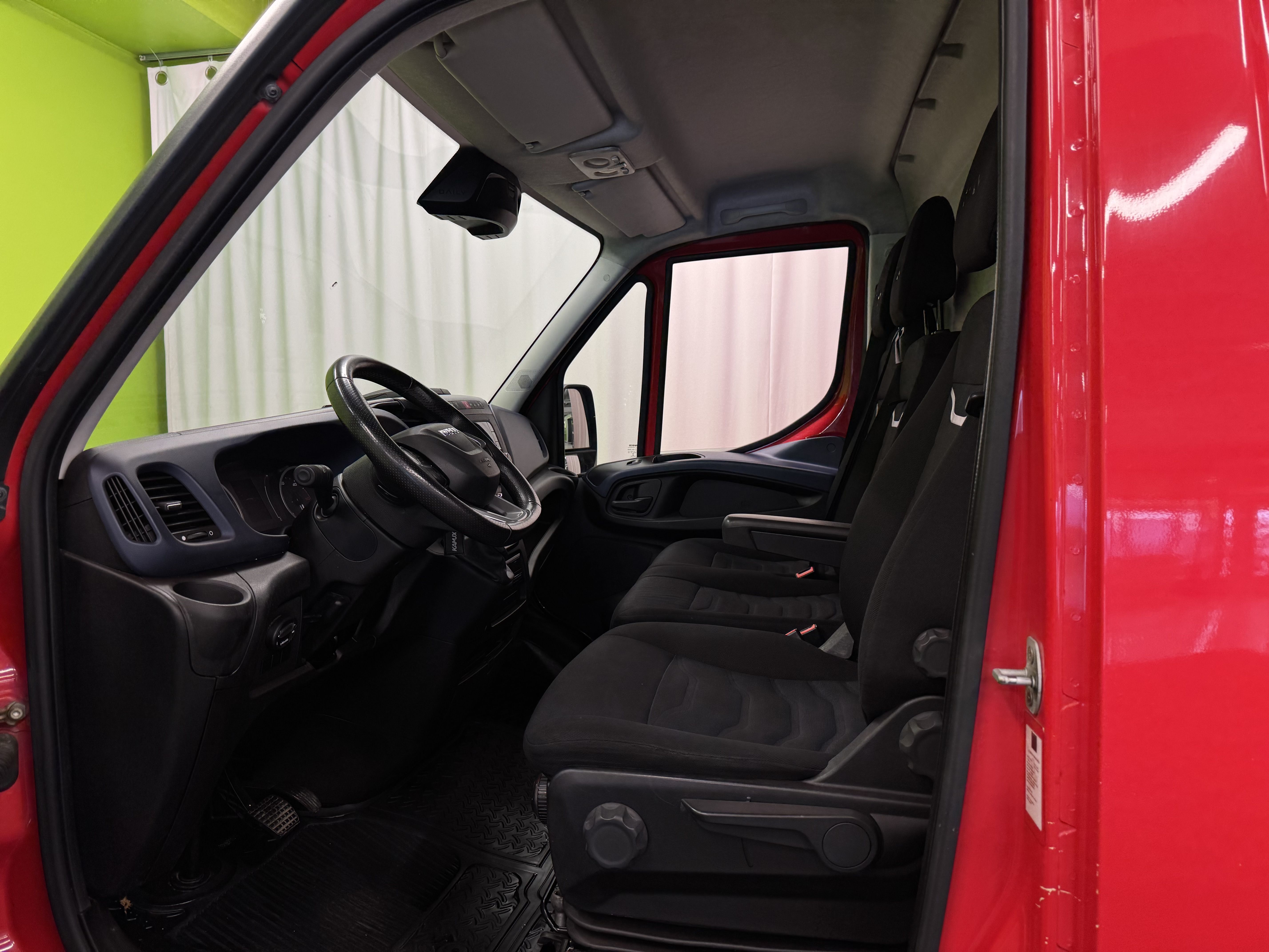 Iveco Daily 35S18 Aut 3.0 HPI 2020, photo 7/18