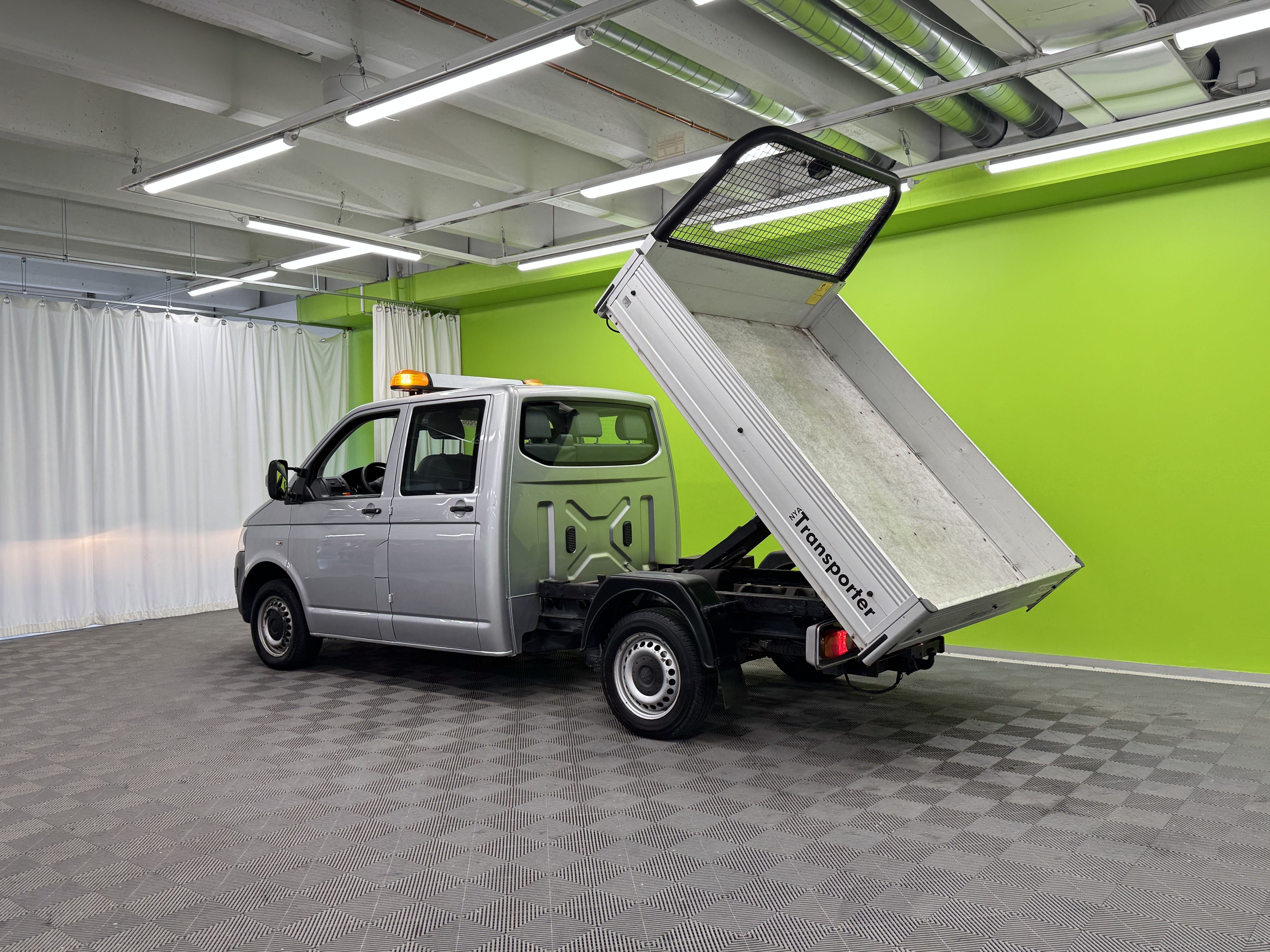 Volkswagen Transporter 2012, photo 6/18