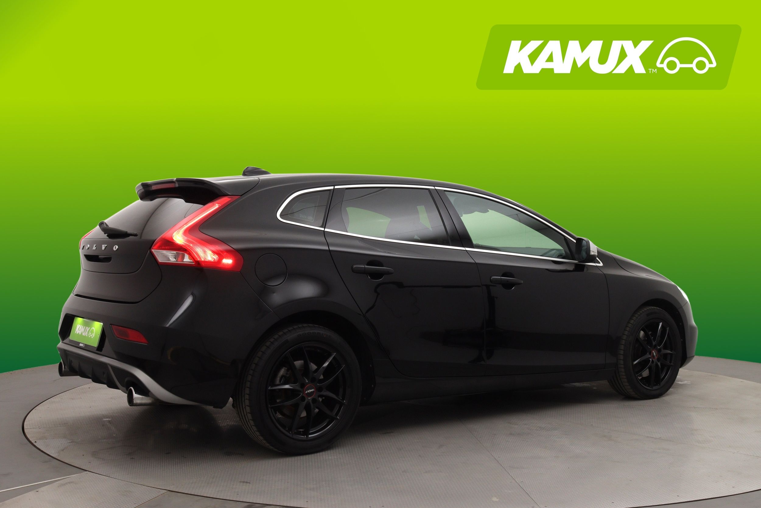 Volvo V40 T4 R-Design 2018, kuva 2/18