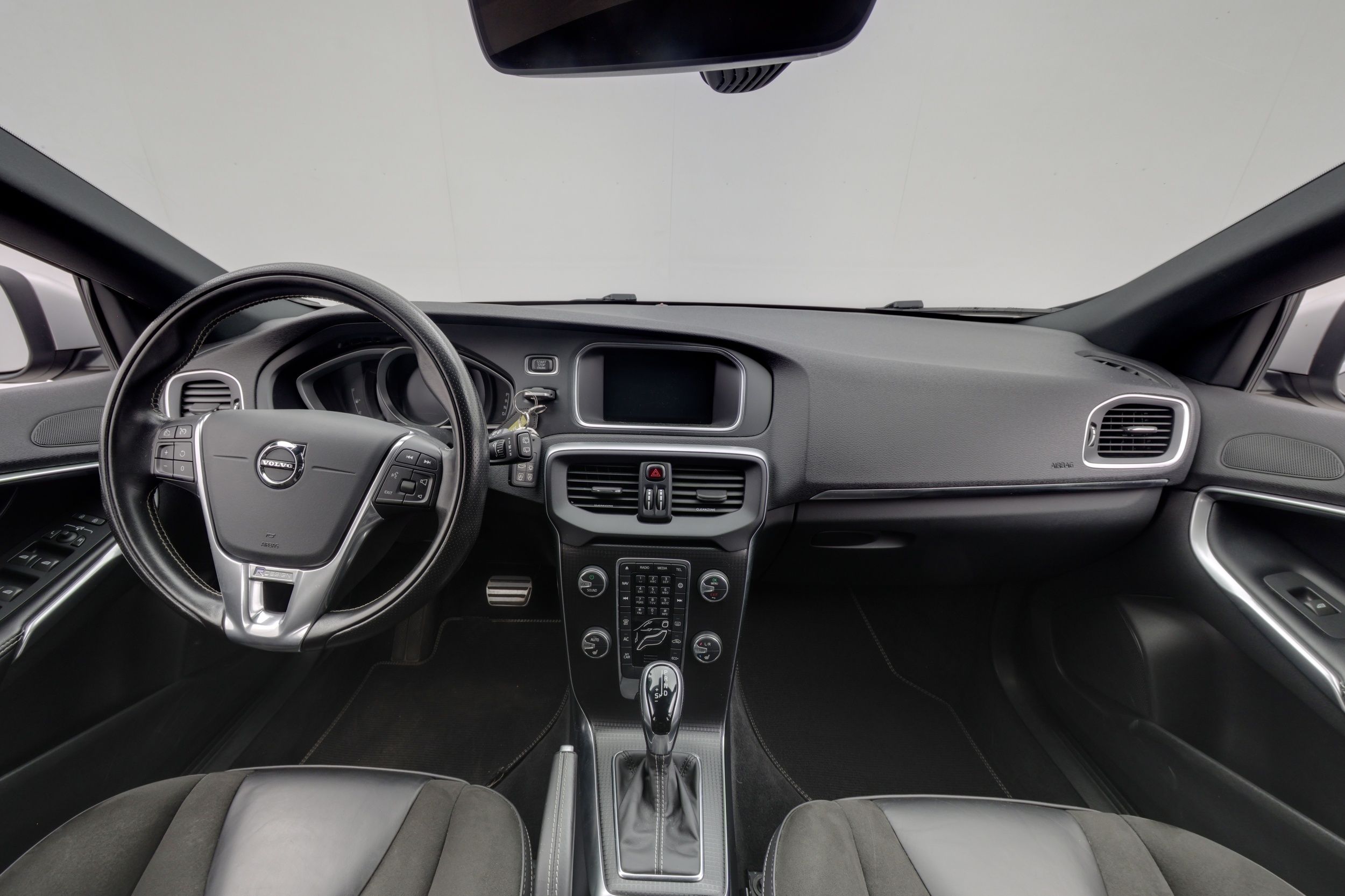 Volvo V40 T4 R-Design 2018, kuva 7/18