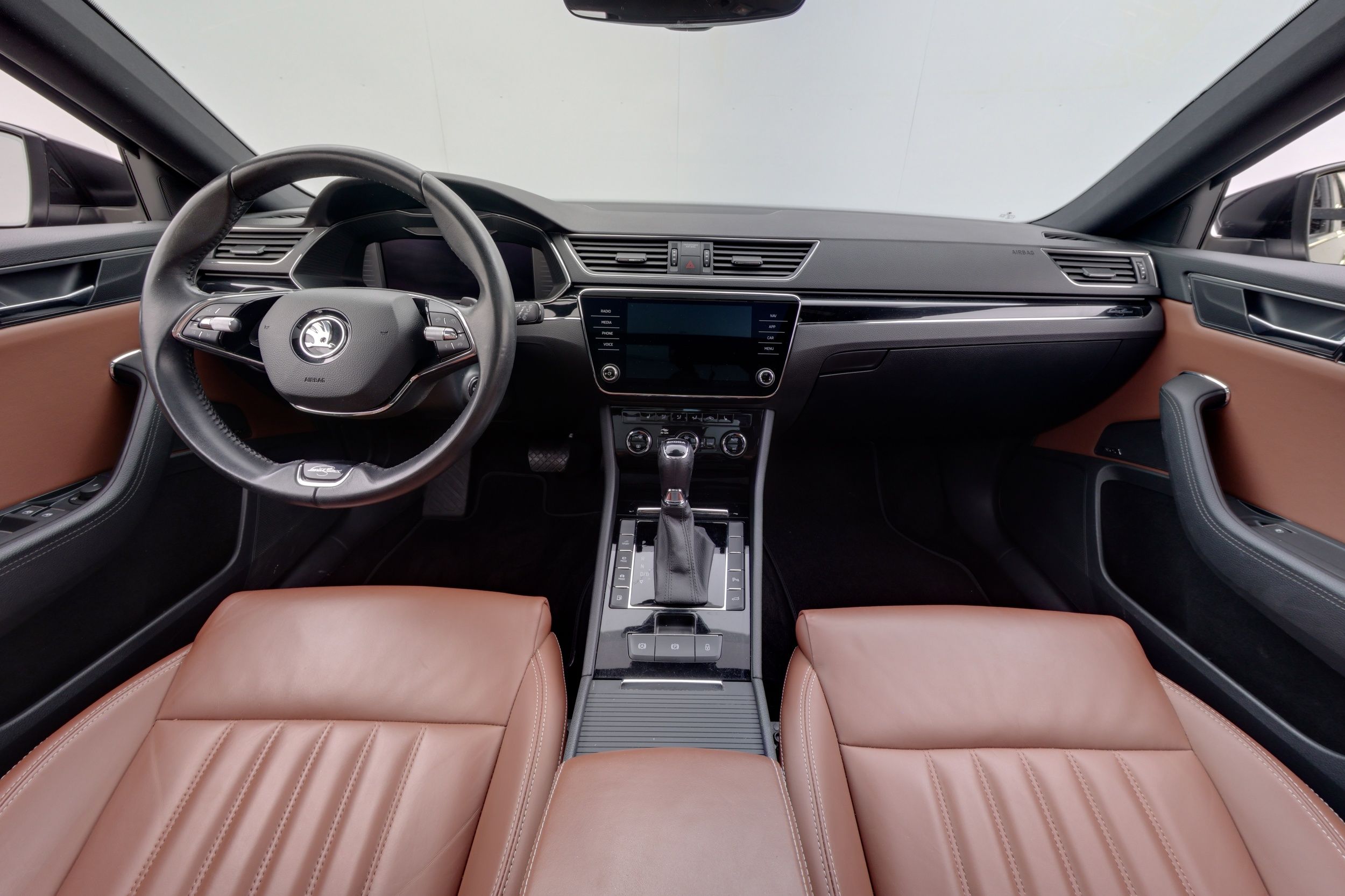 Skoda Superb 2023, kuva 7/30