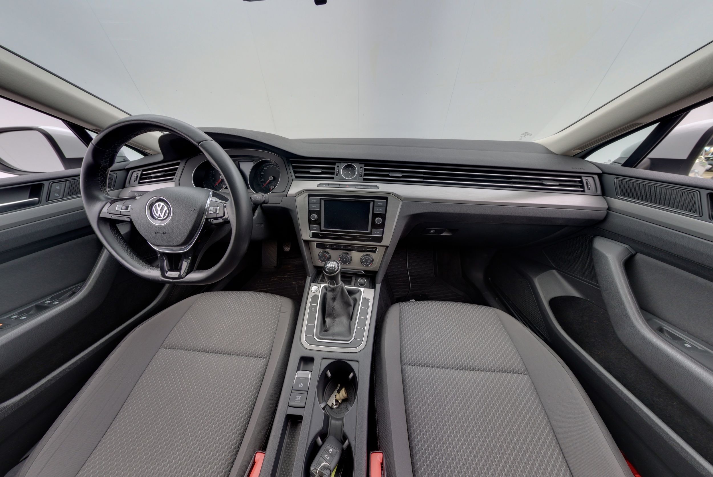Volkswagen Passat 2018, kuva 7/16