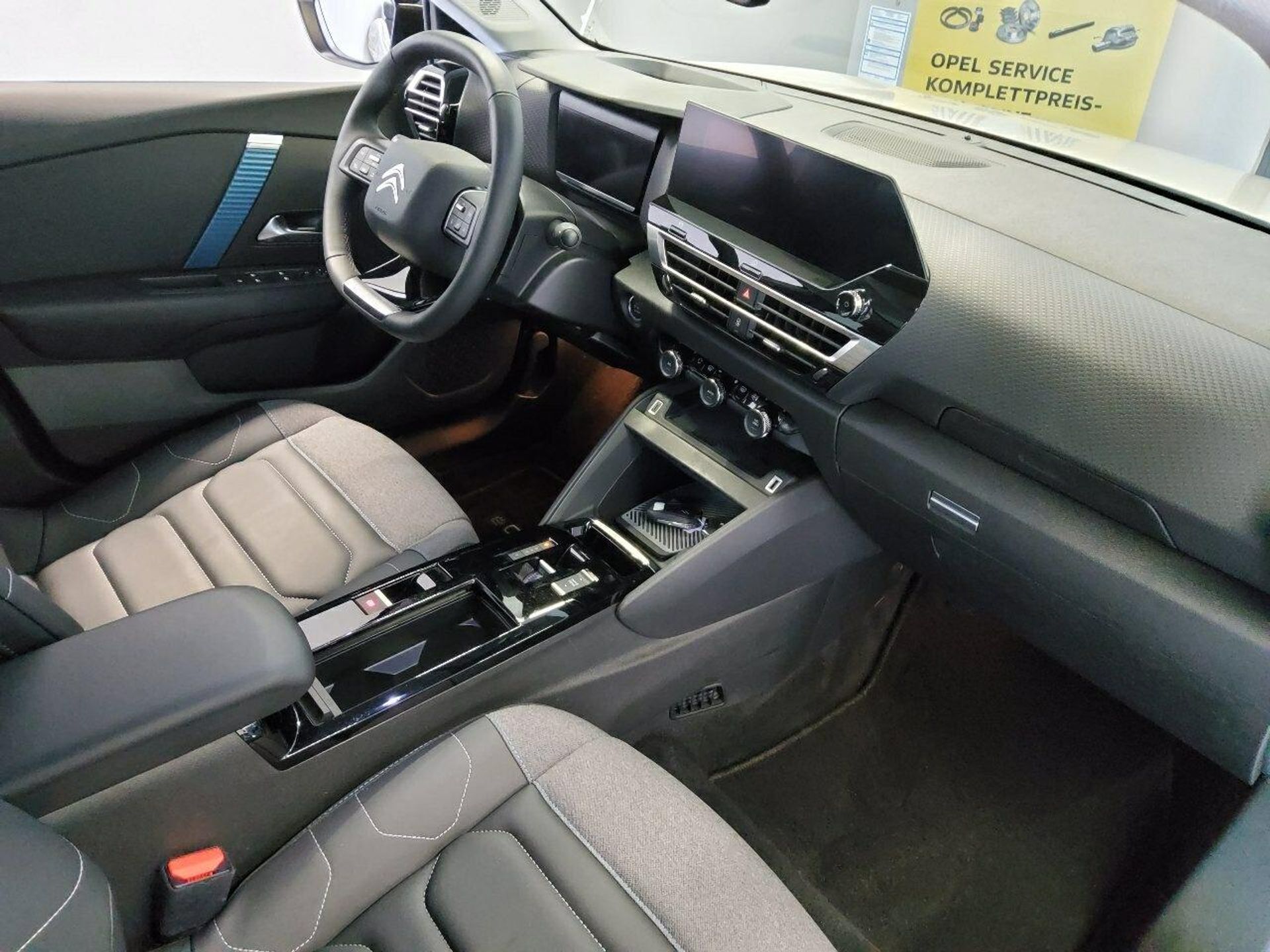 Citroen e-C4 C4 Elektromotor e-Shine 2023, kuva 2/4