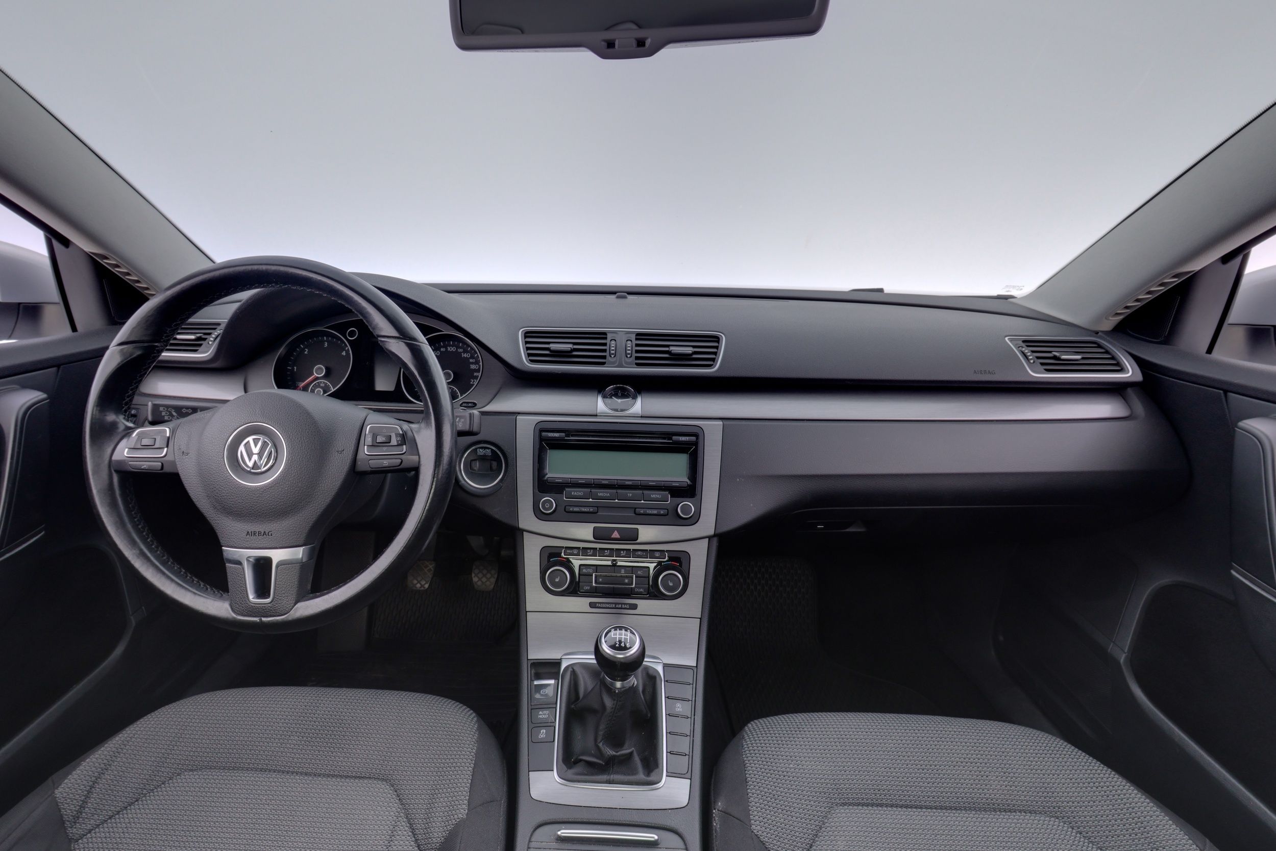 Volkswagen Passat 2011, photo 7/18