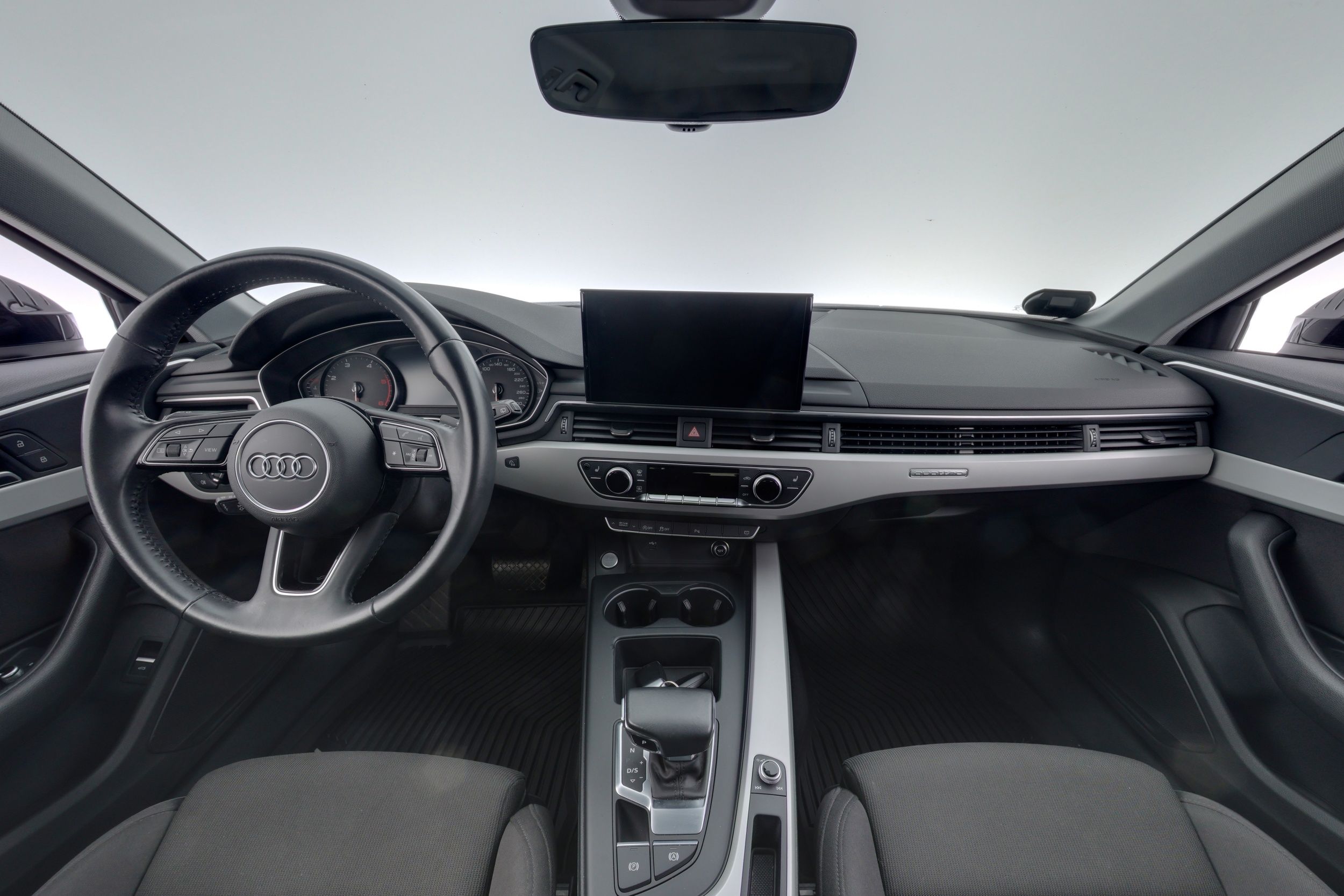 Audi A4 2020, kuva 7/23