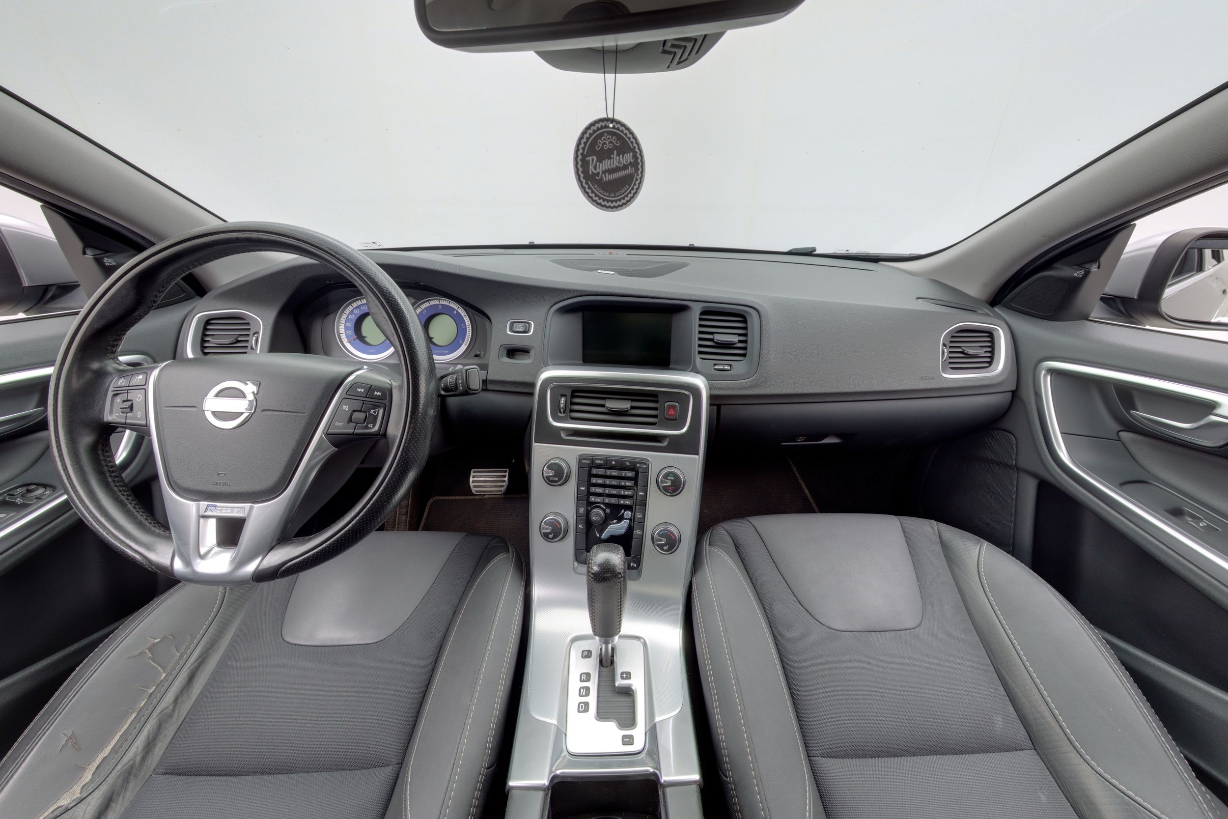 Volvo S60 D5 AWD R-Design aut 2011, kuva 7/29