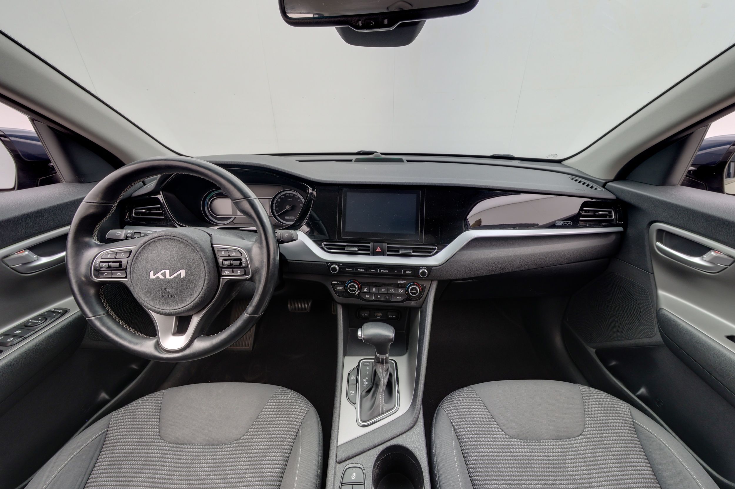 Kia Niro plug-in 2022, photo 7/22