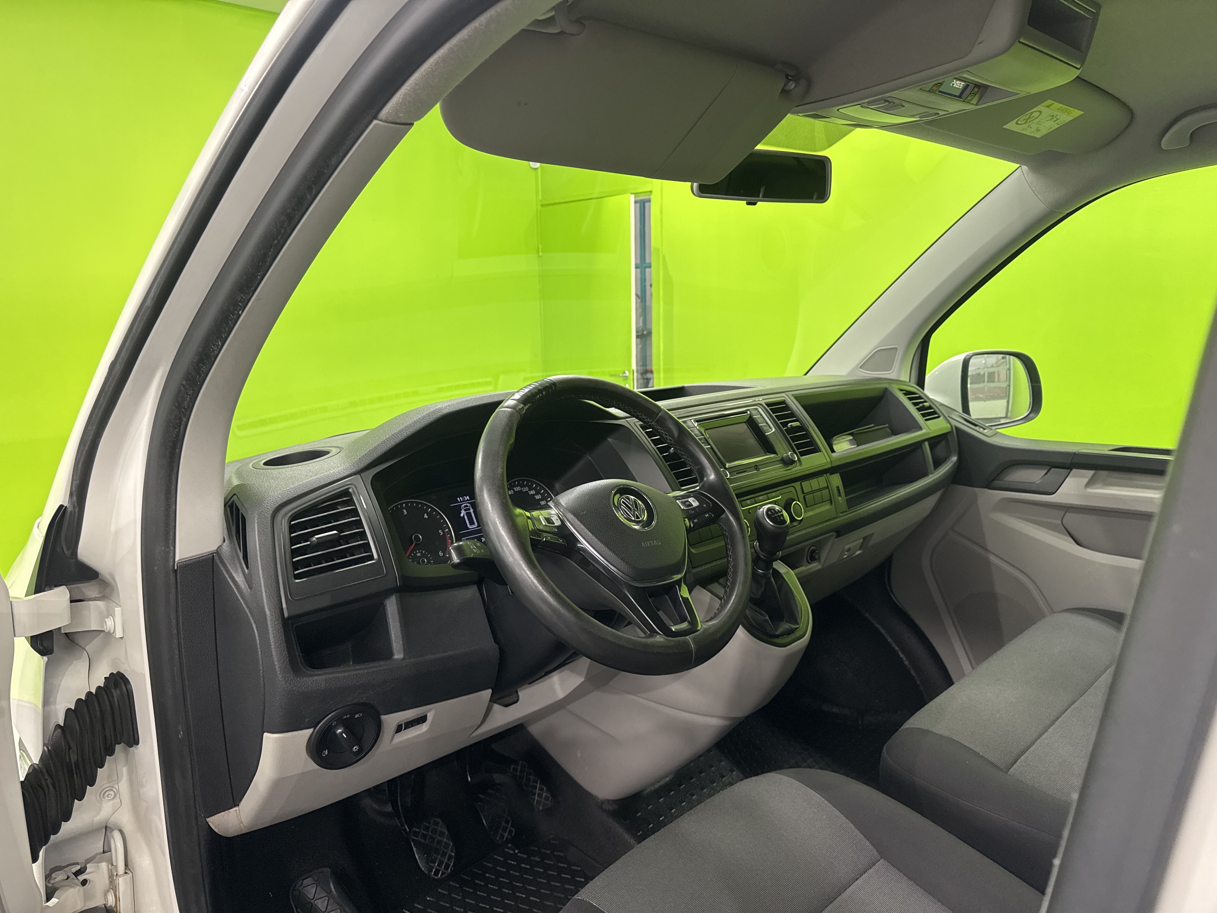 Volkswagen Transporter 2016, photo 7/19