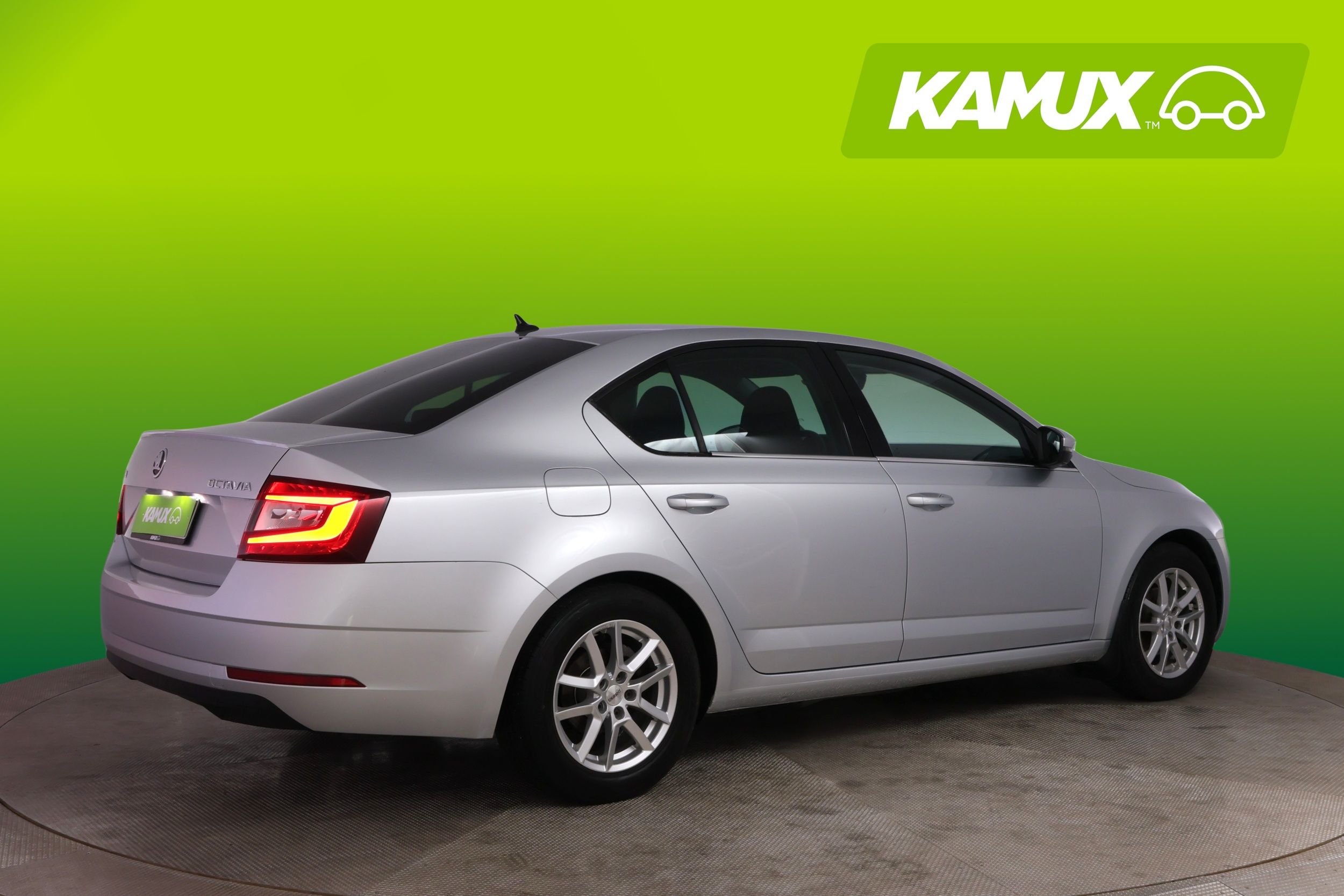 Skoda Octavia 1,6 TDI Style DSG Autom. 2018, photo 2/26