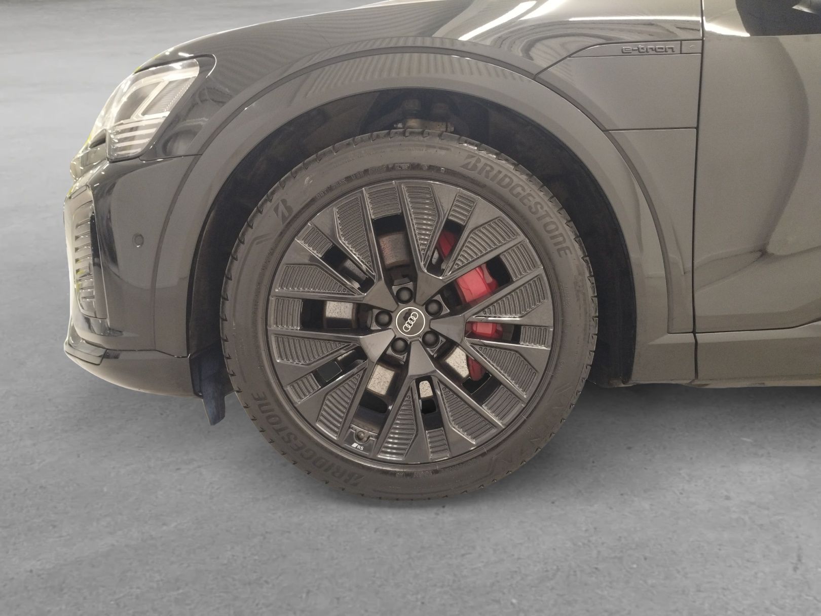 Audi Q8 2024, photo 6/19