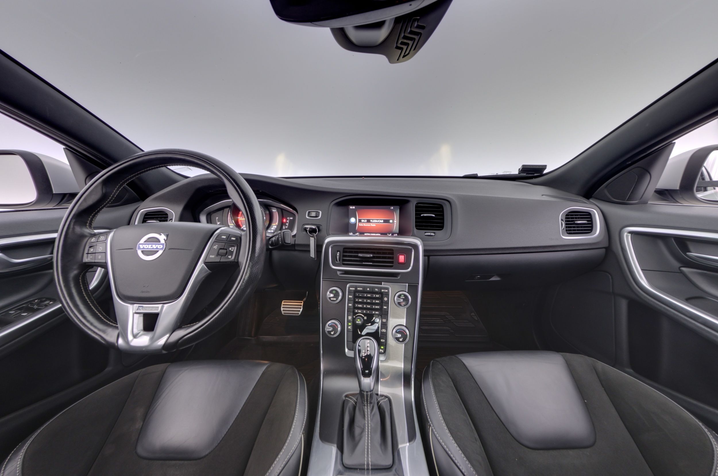 Volvo S60 2018, photo 7/23