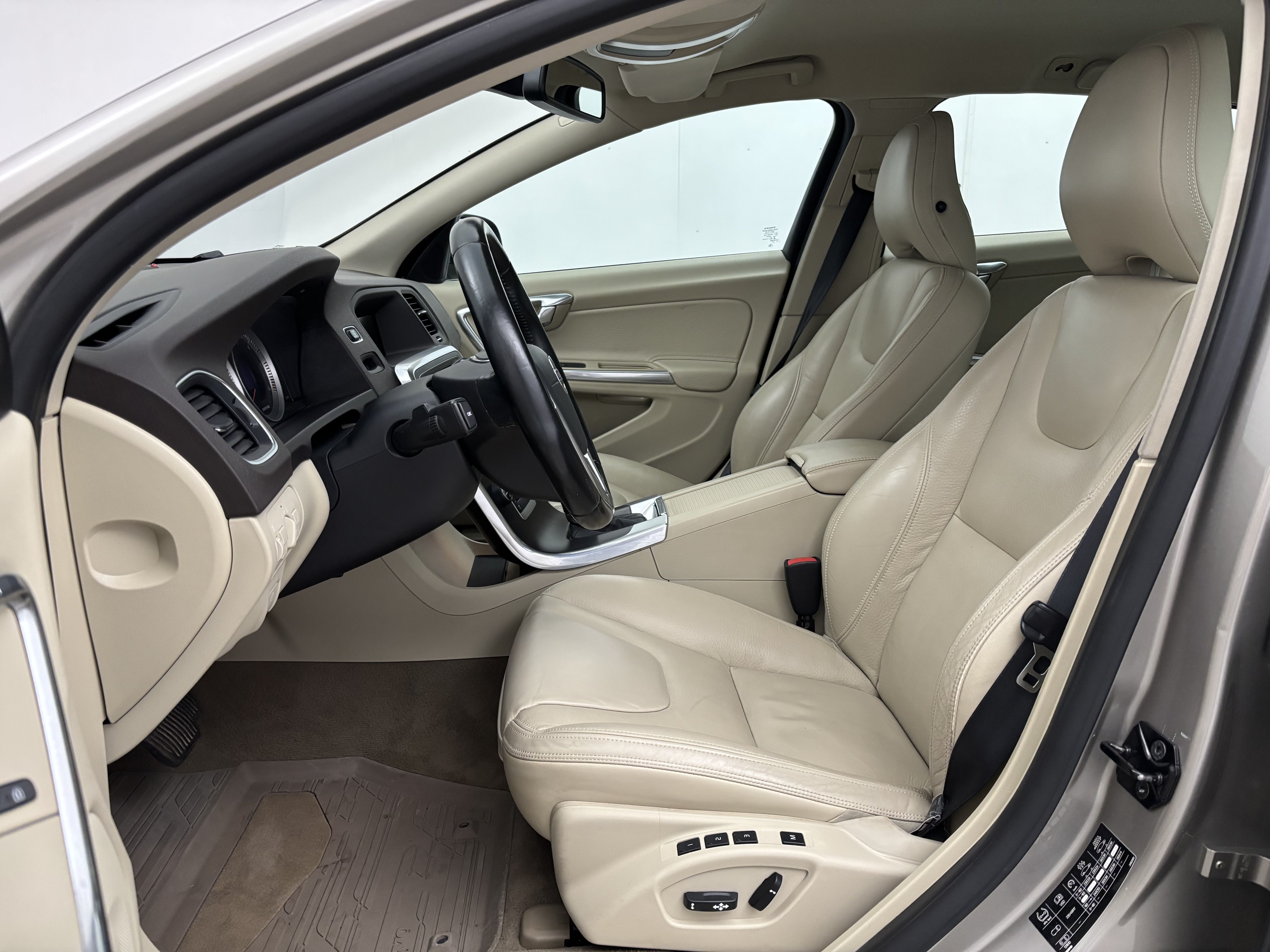 Volvo V60 D4 AWD Summum aut 2013, photo 7/23