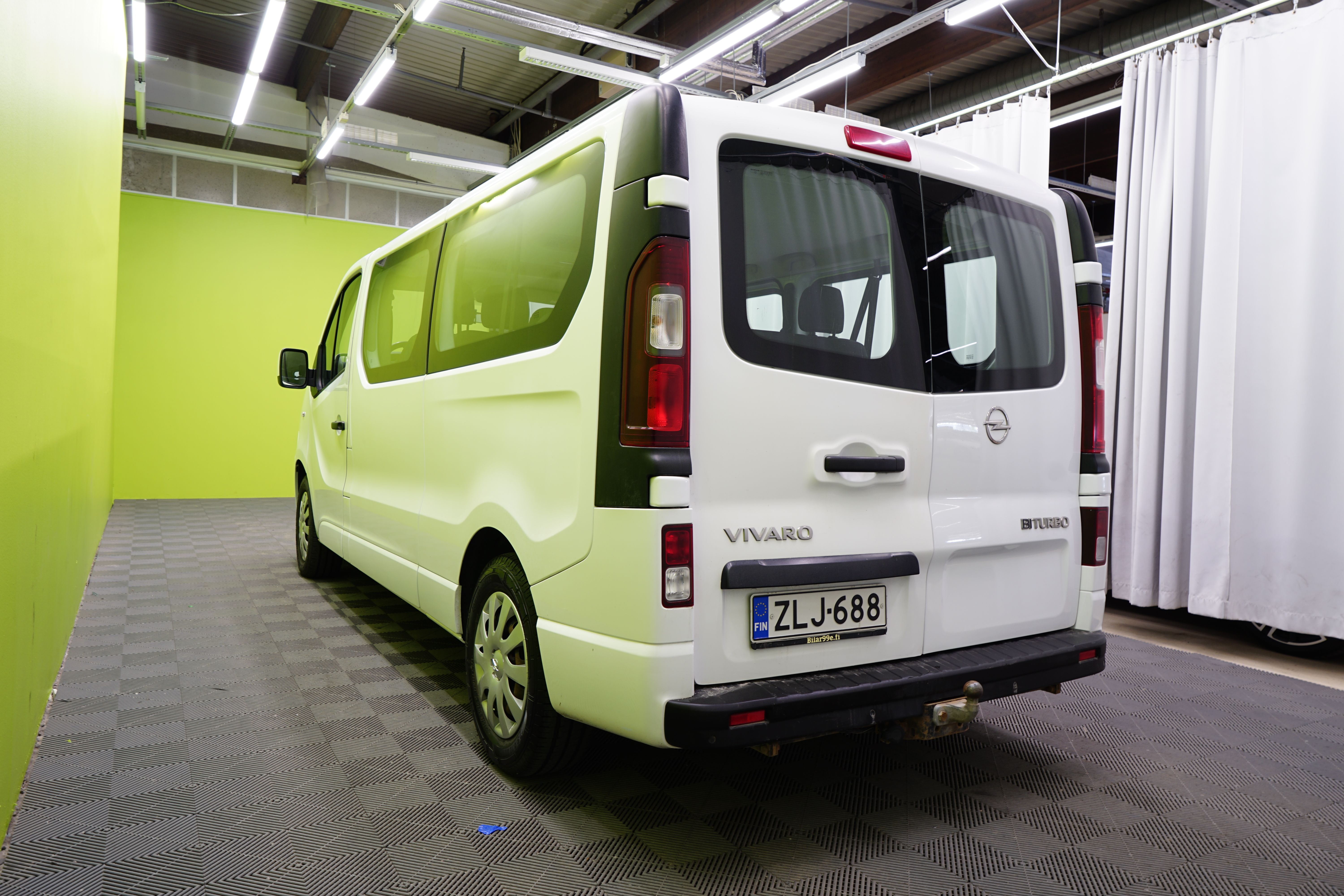 Opel Vivaro 2016, photo 3/17
