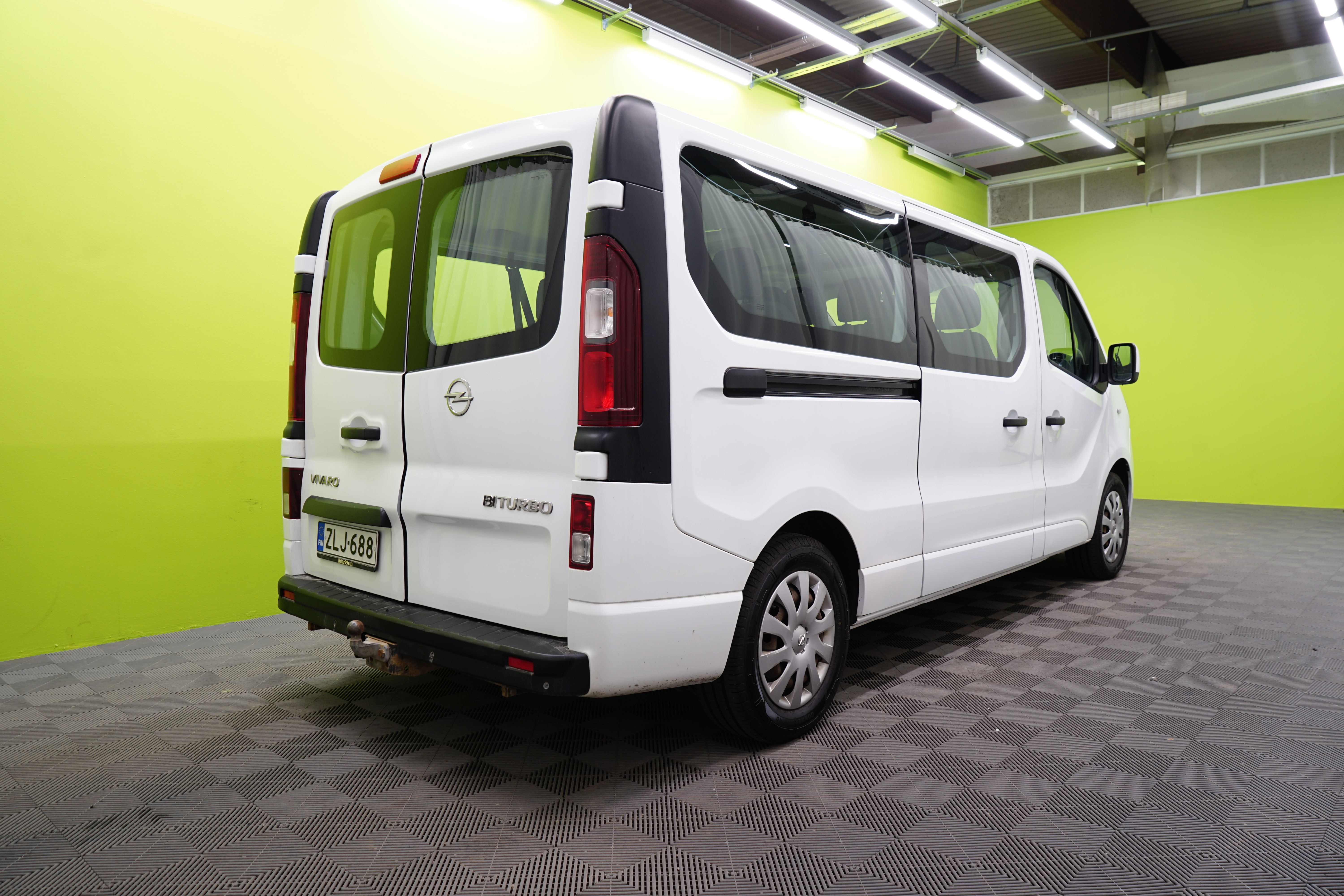 Opel Vivaro 2016, photo 4/17