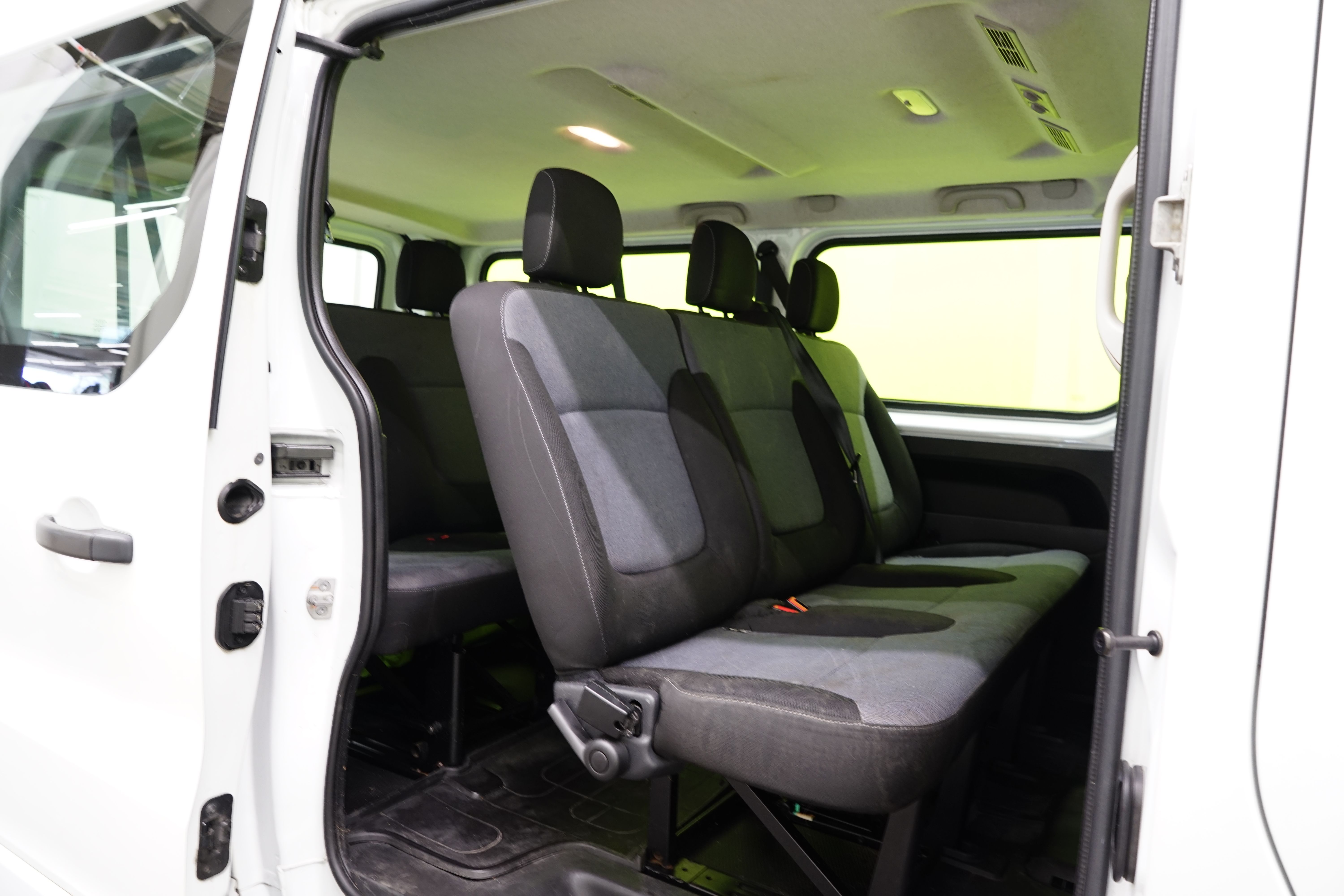 Opel Vivaro 2016, photo 7/17