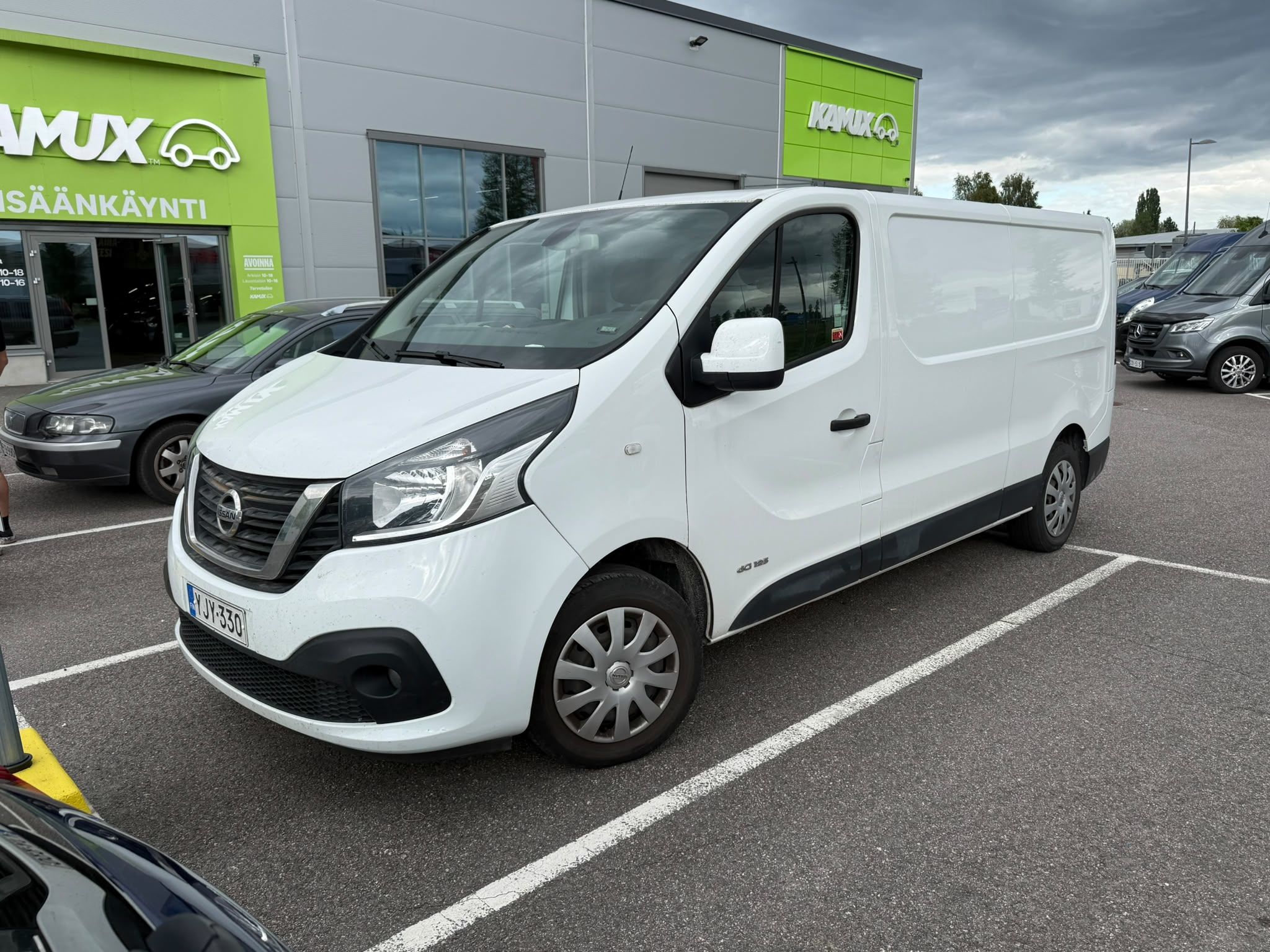 Nissan NV300 2018, photo 2/3