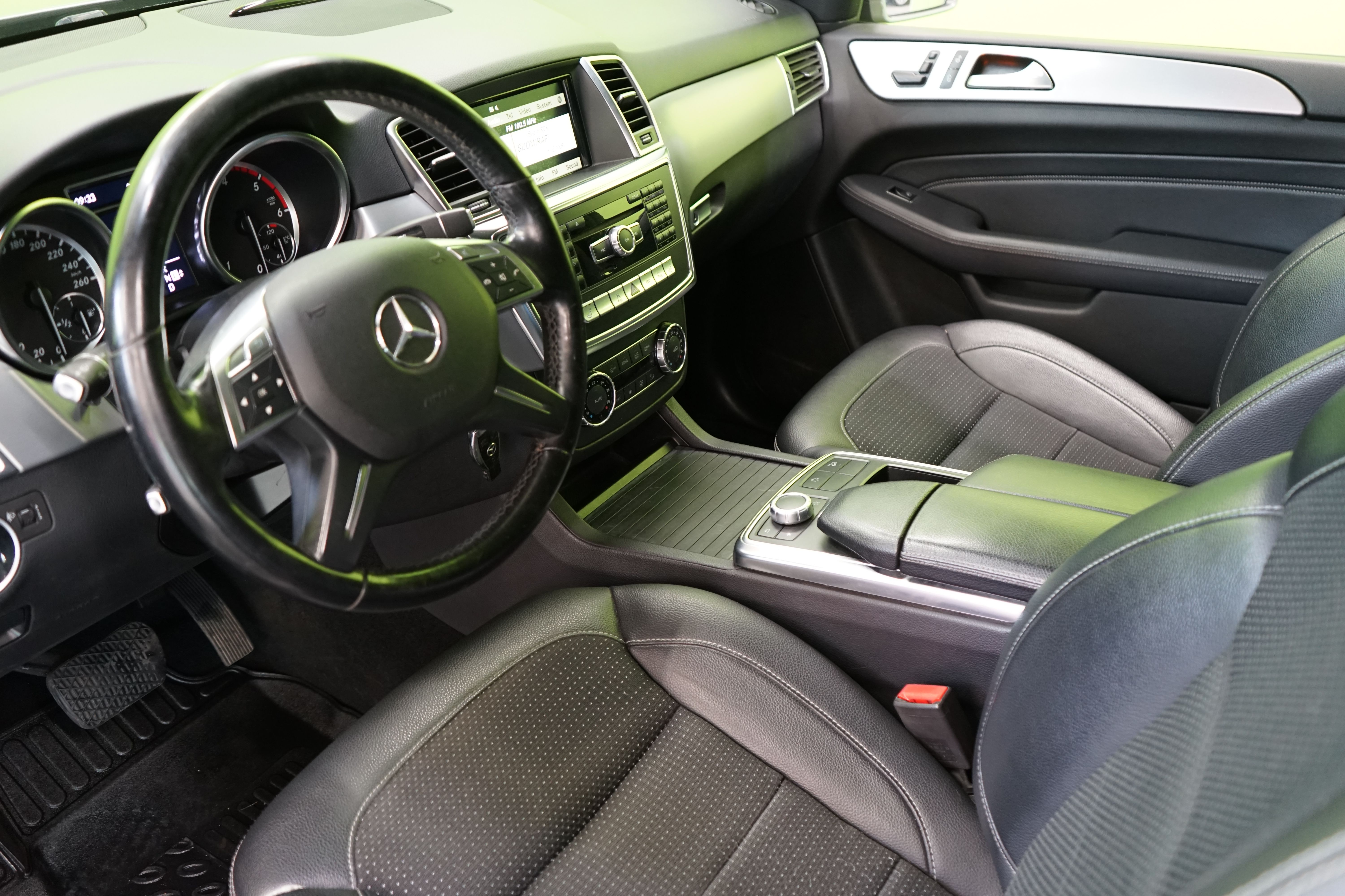 Mercedes-Benz ML 2011, kuva 6/24
