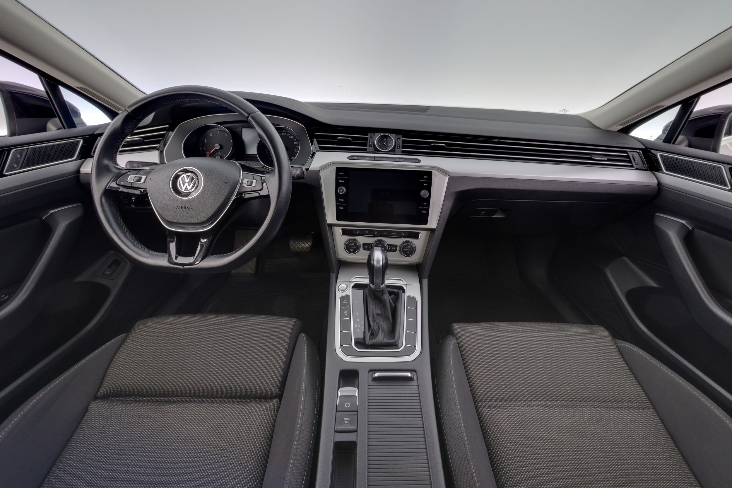 Volkswagen Passat 2018, kuva 7/32