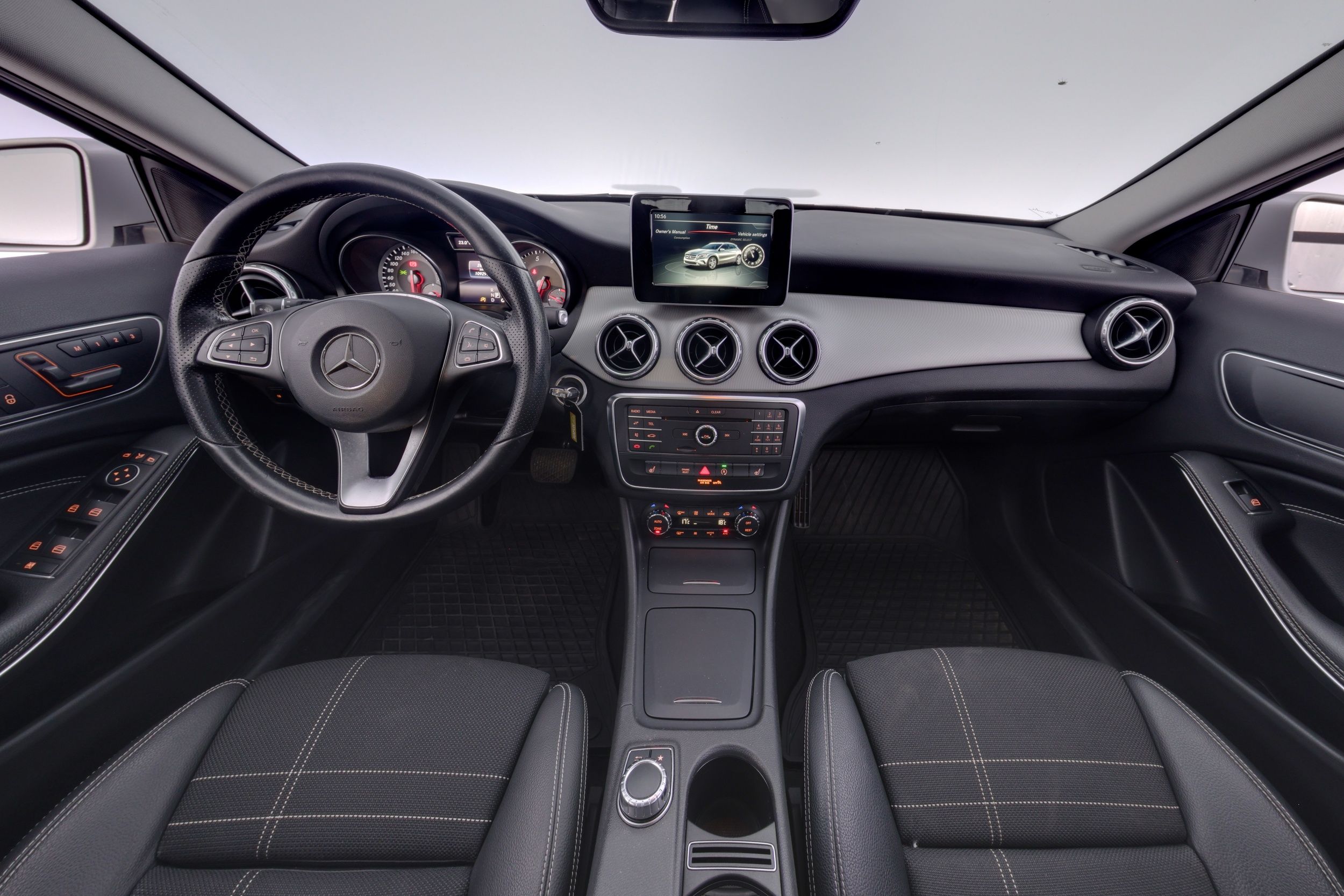 Mercedes-Benz GLA 180 A Urban Off-roader 2016, kuva 7/26