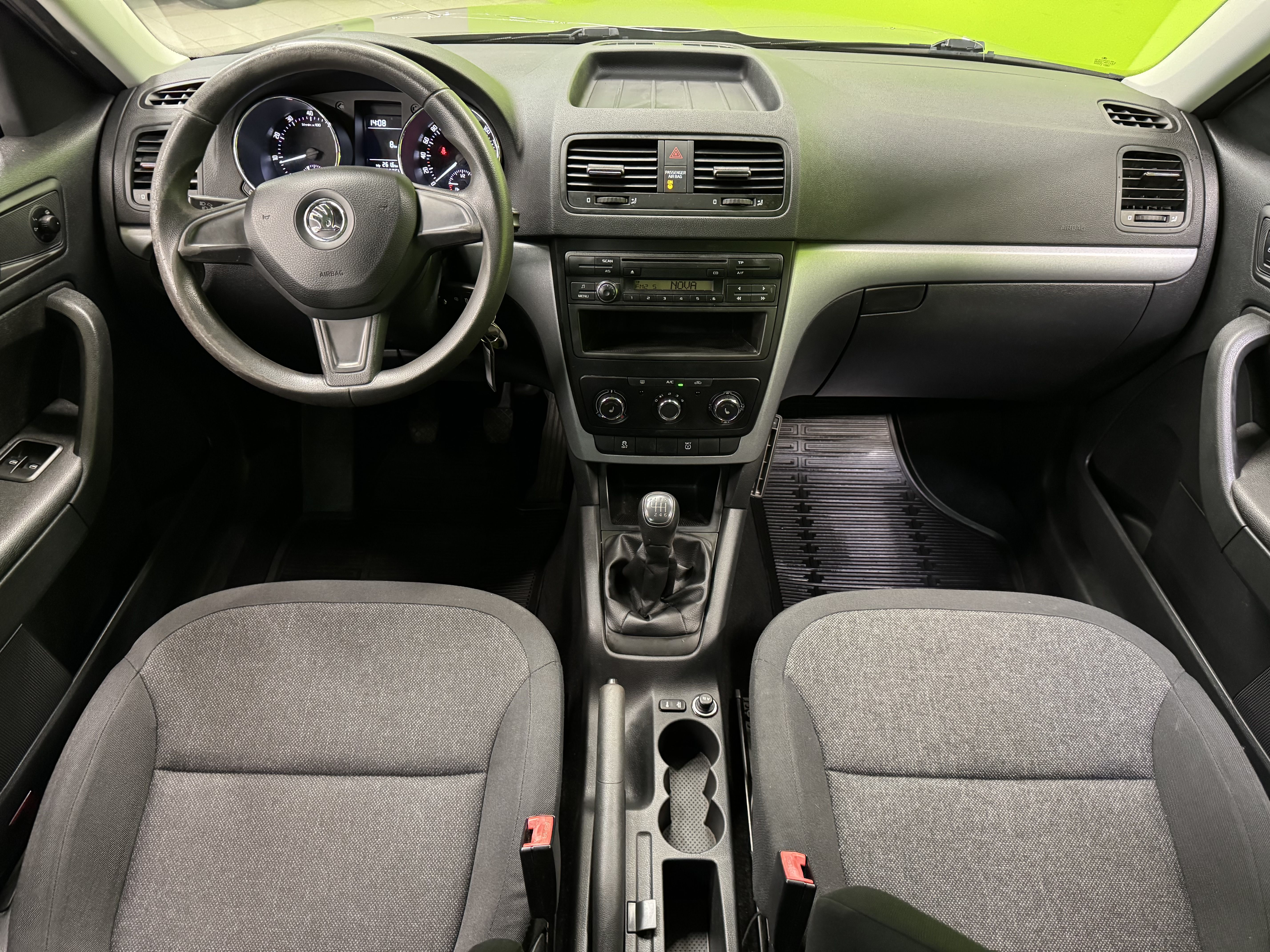 Skoda Yeti 1,2 TSI Active 2014, photo 6/16