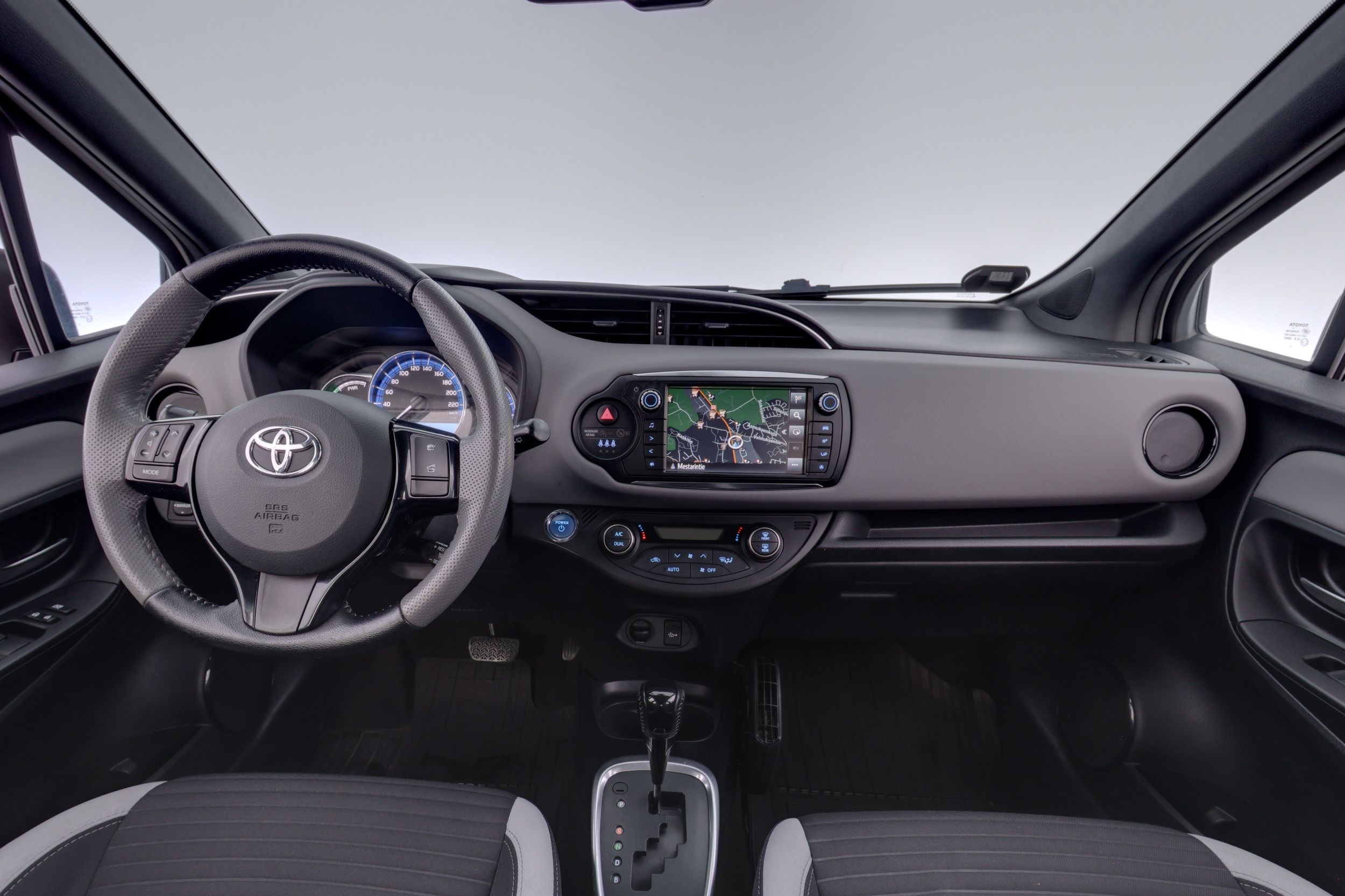 Toyota Yaris 1,5 Hybrid Style 5ov 2016, photo 7/22